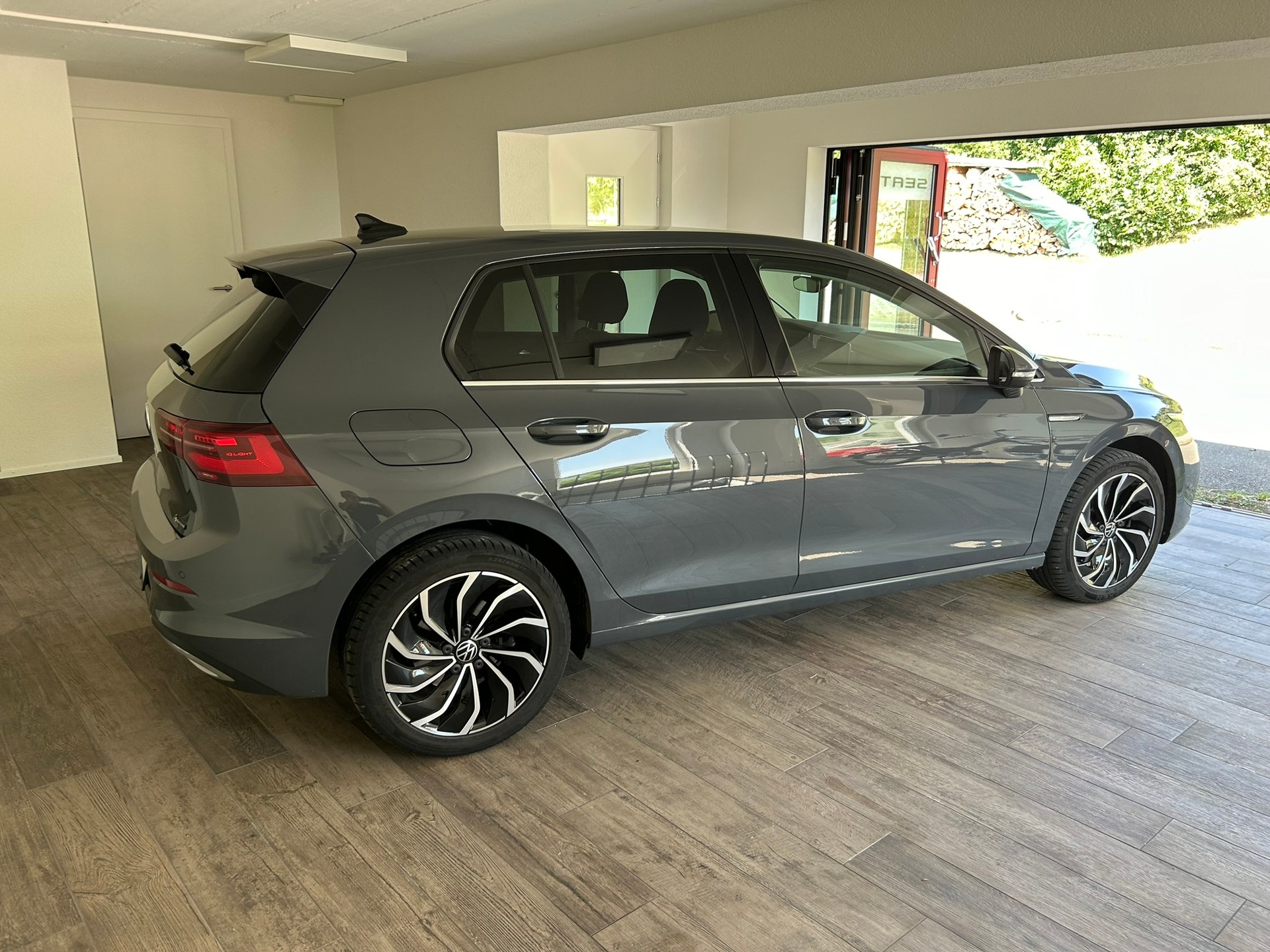 VW Golf VIII 2.0 TSI Style DSG 4Motion – Allrad, Power & Top Ausstattung!-image-8