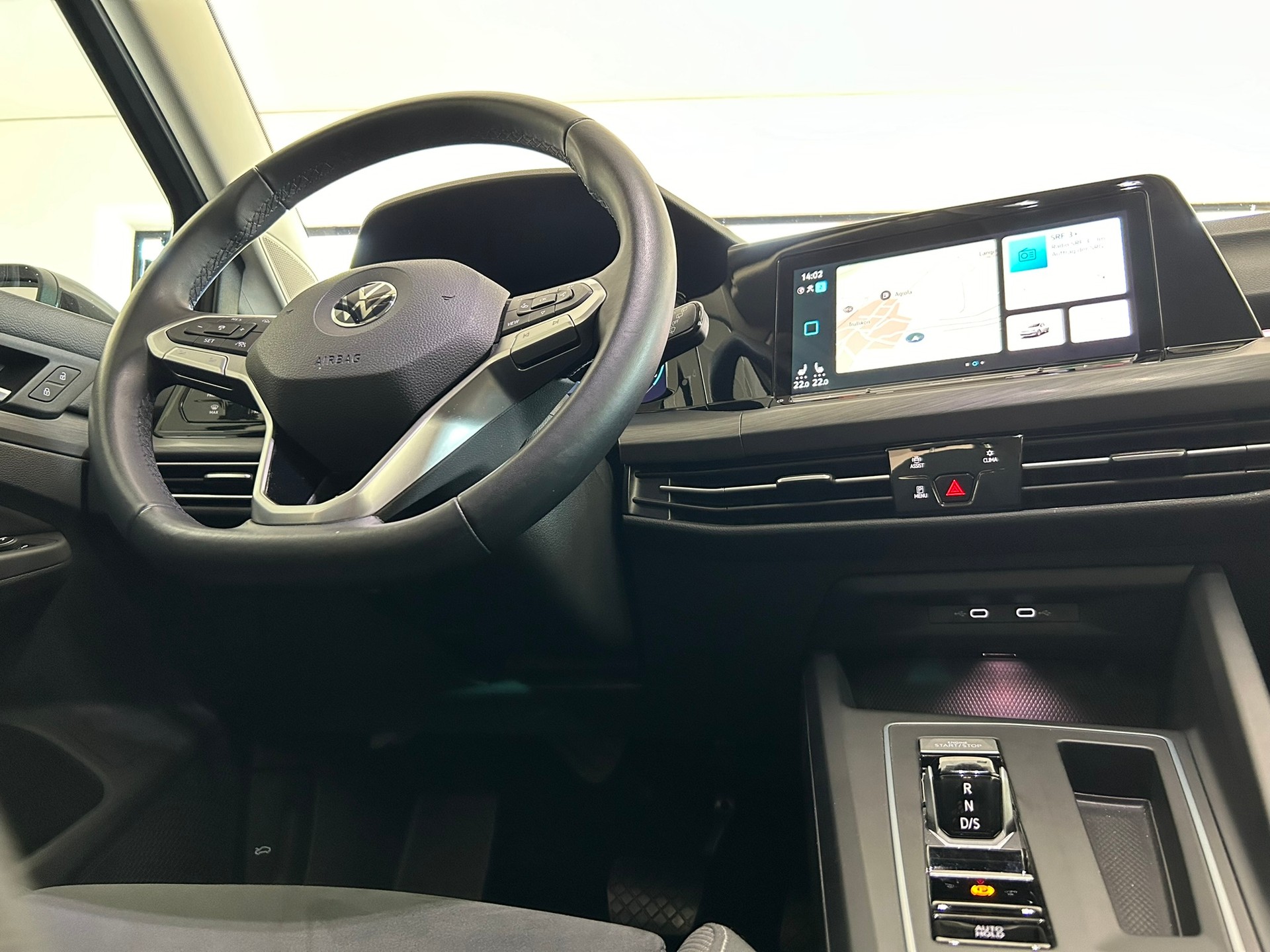 VW Golf VIII 2.0 TSI Style DSG 4Motion – Allrad, Power & Top Ausstattung!-image-9