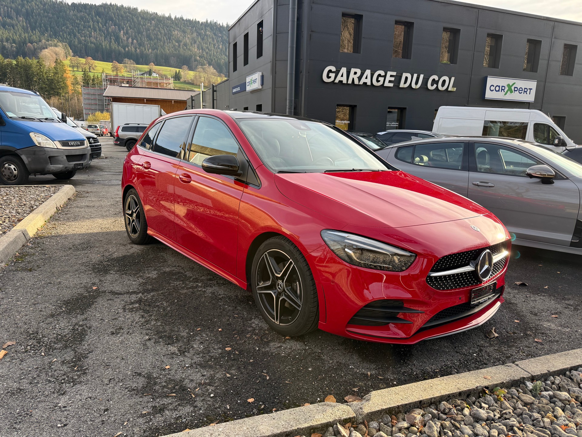 MERCEDES-BENZ B 200 AMG Line