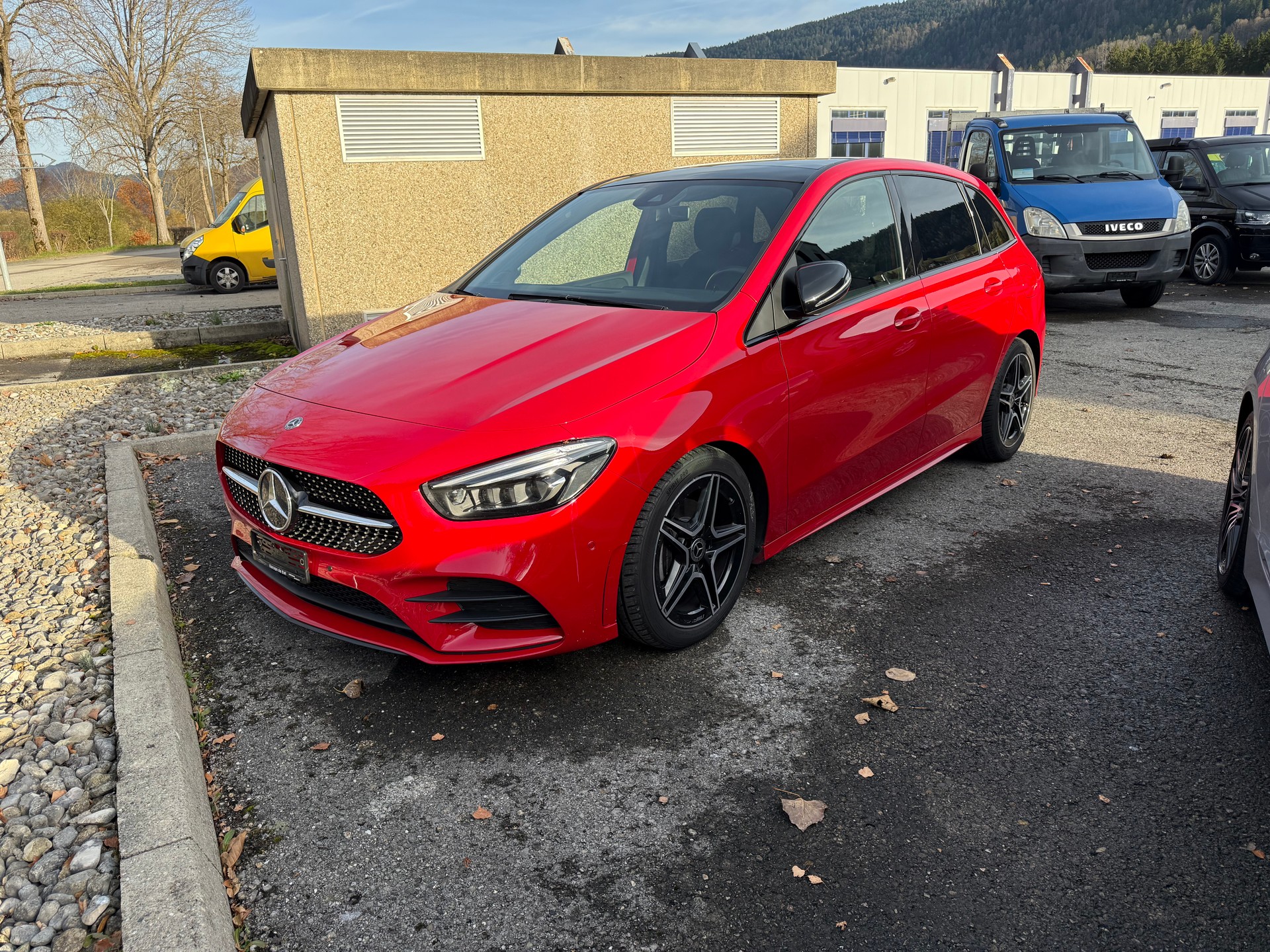 MERCEDES-BENZ B 200 AMG Line-image-1
