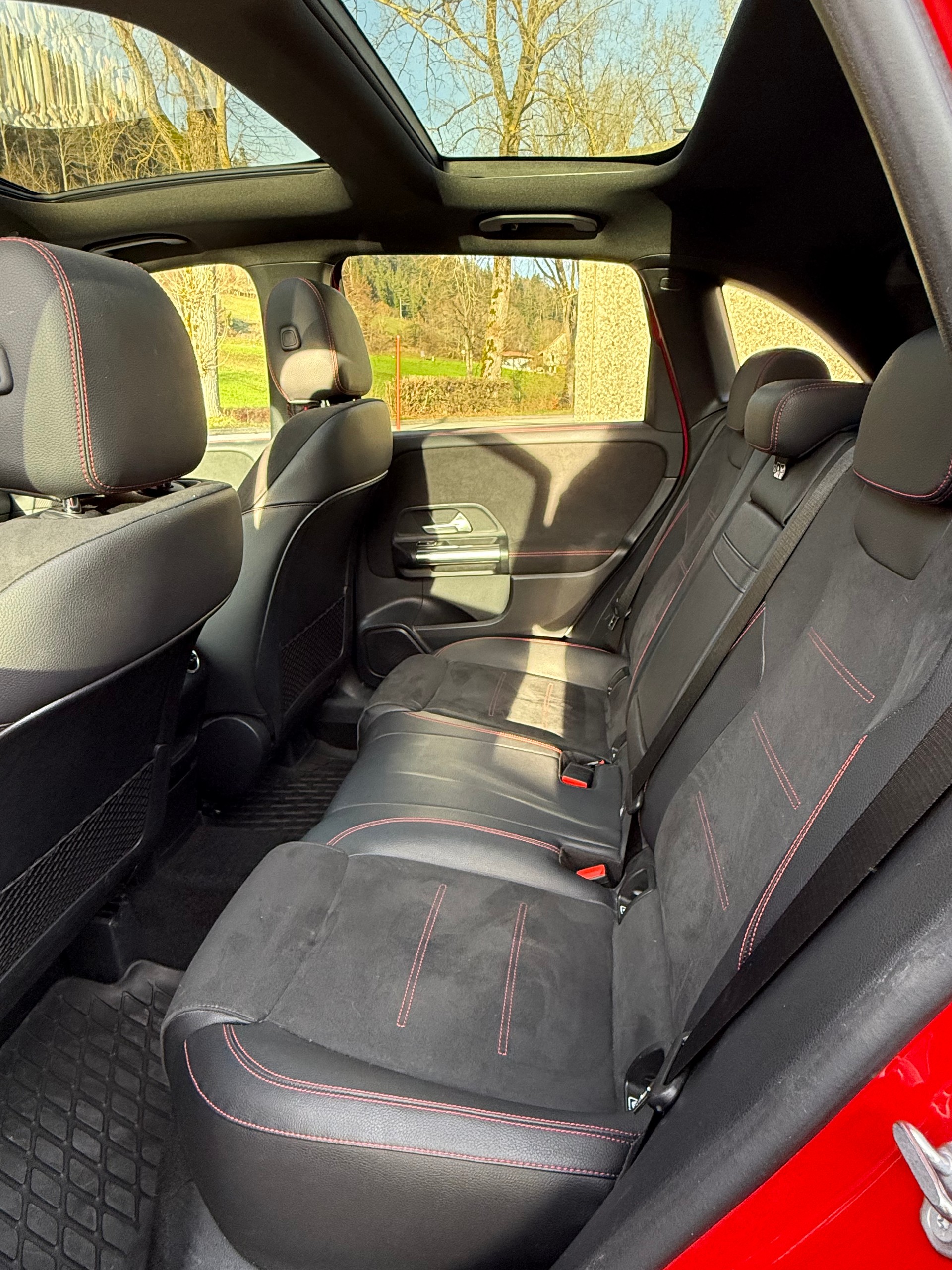 MERCEDES-BENZ B 200 AMG Line-image-6
