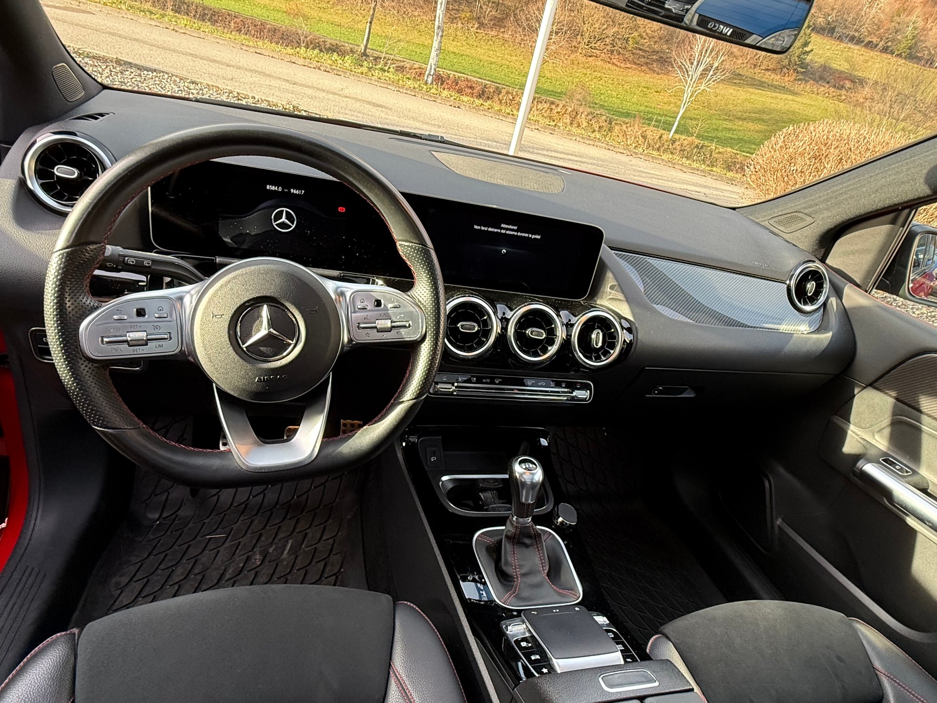 MERCEDES-BENZ B 200 AMG Line-image-5