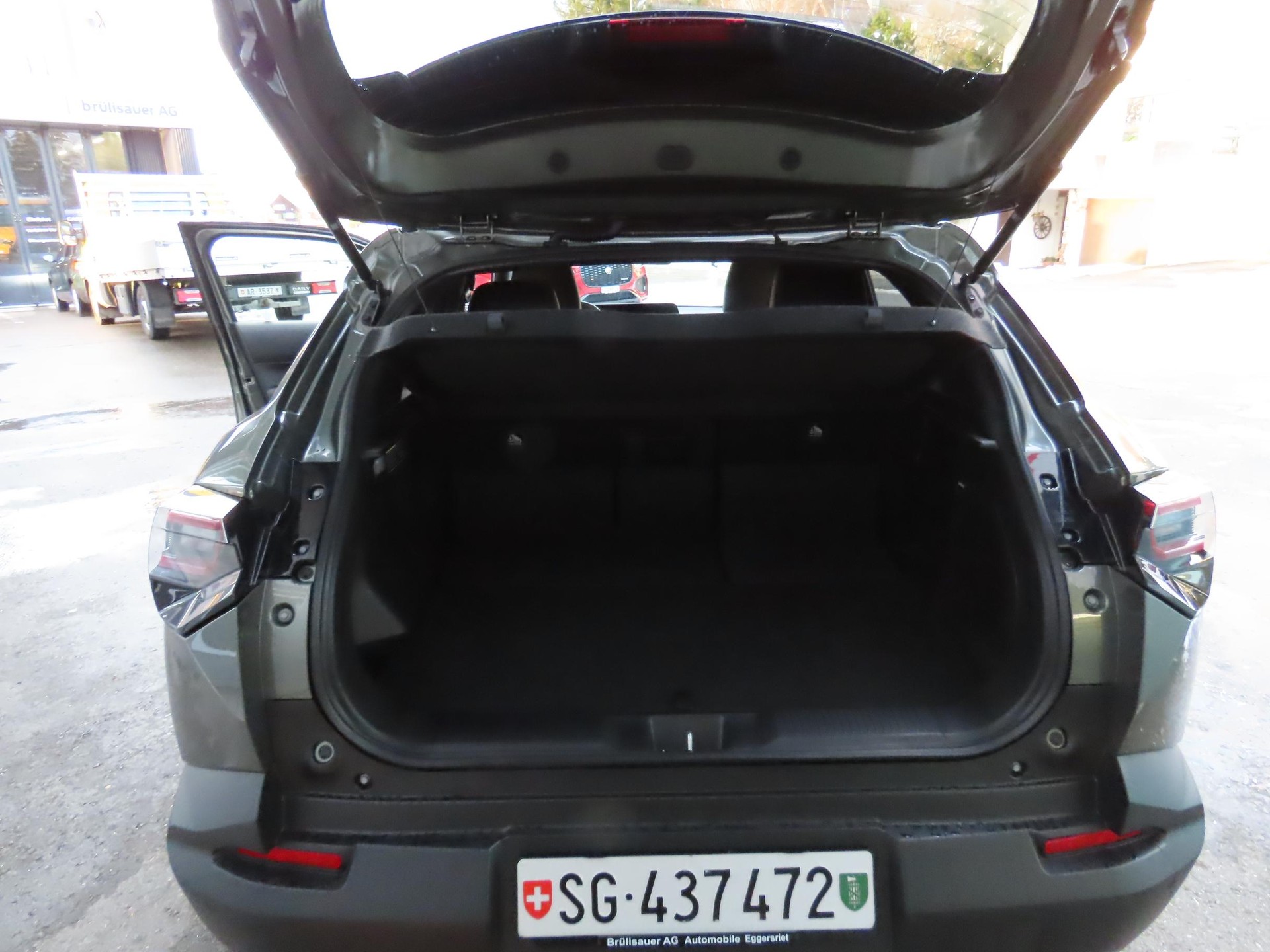 SUZUKI e Vitara Compact Top 4x4-image-9