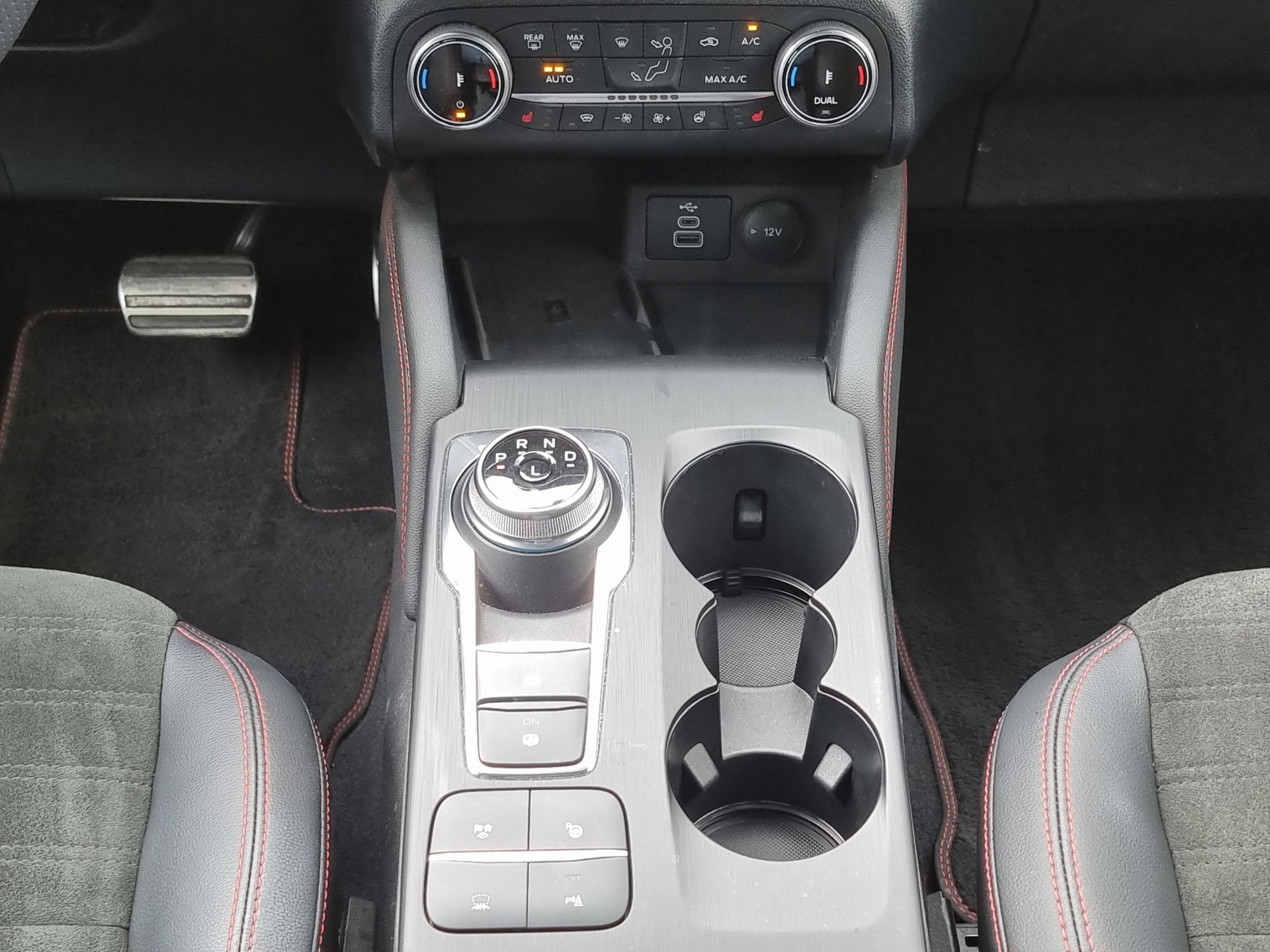 FORD Kuga 2.5 Hybrid ST-Line X 4x4-image-8