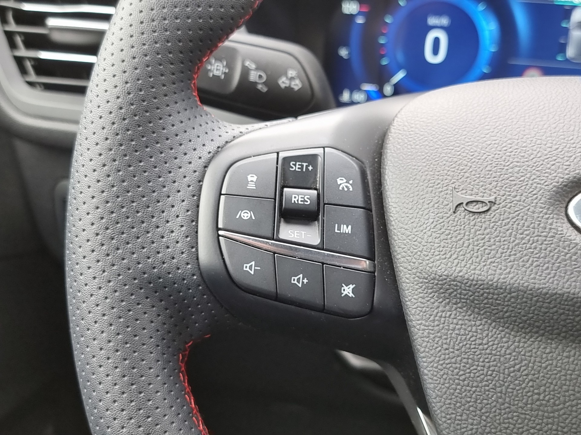 FORD Kuga 2.5 Hybrid ST-Line X 4x4-image-9