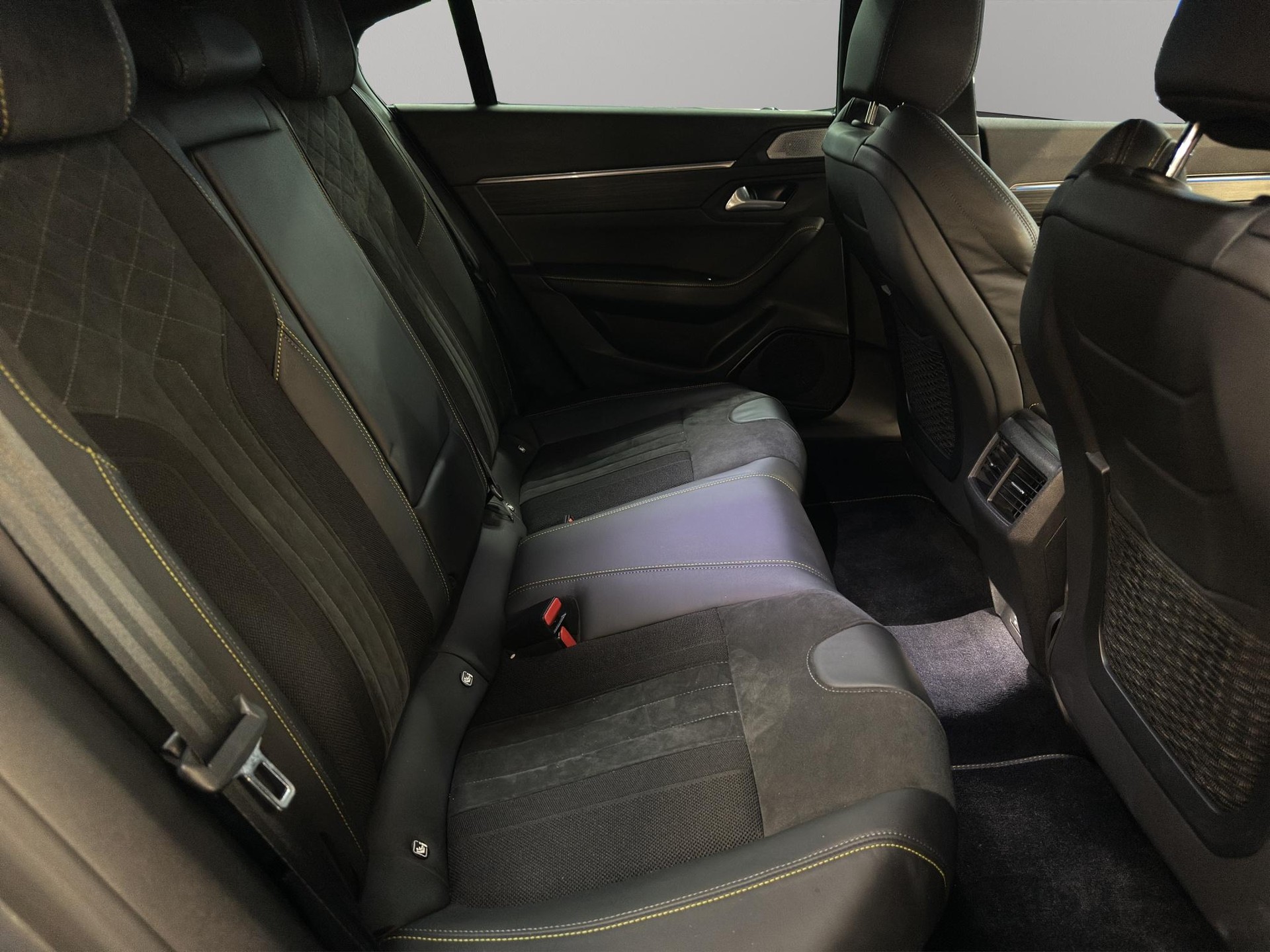 PEUGEOT 508 1.6 Plug-in Hybrid4 PSE-image-11