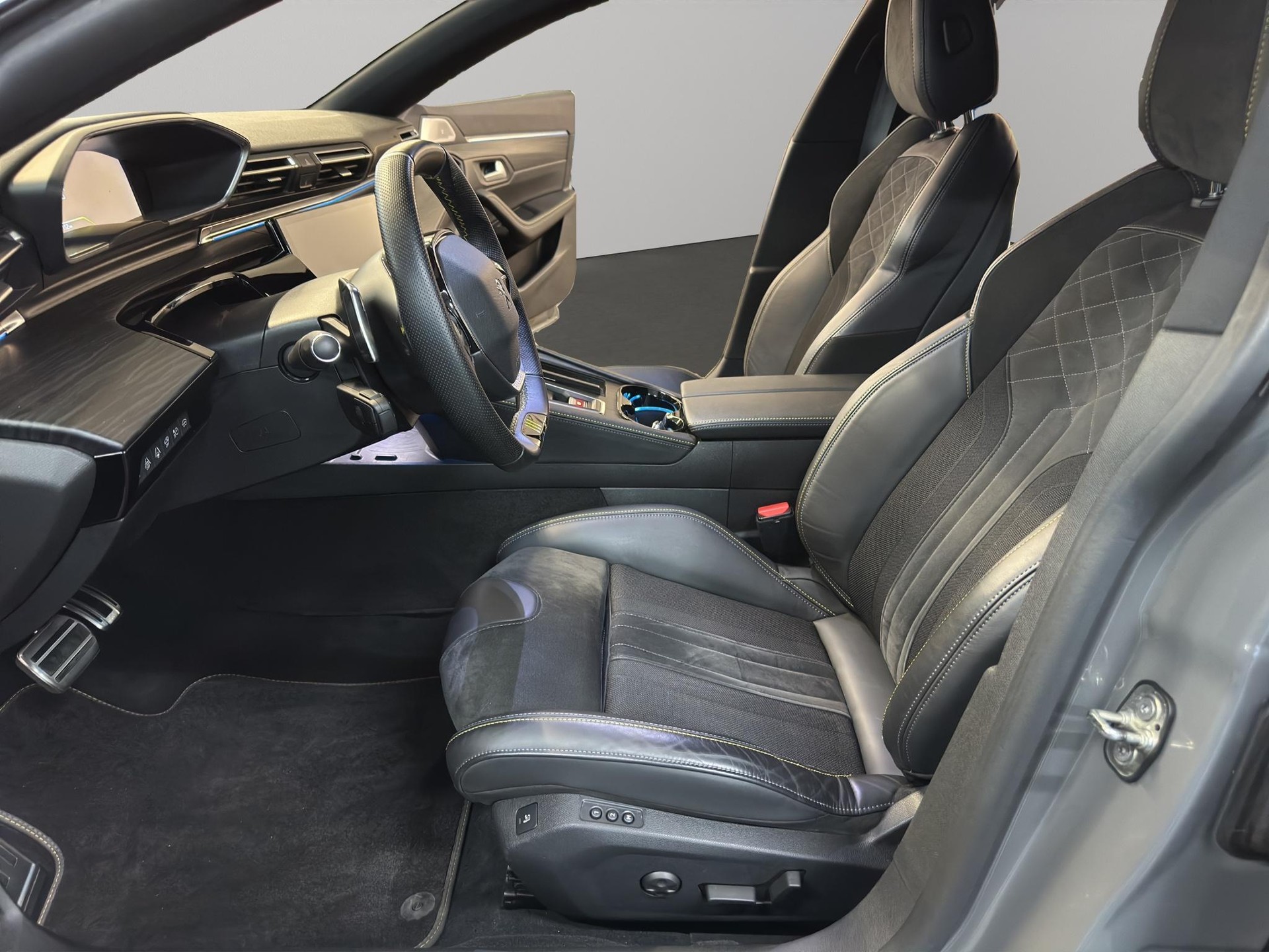 PEUGEOT 508 1.6 Plug-in Hybrid4 PSE-image-2