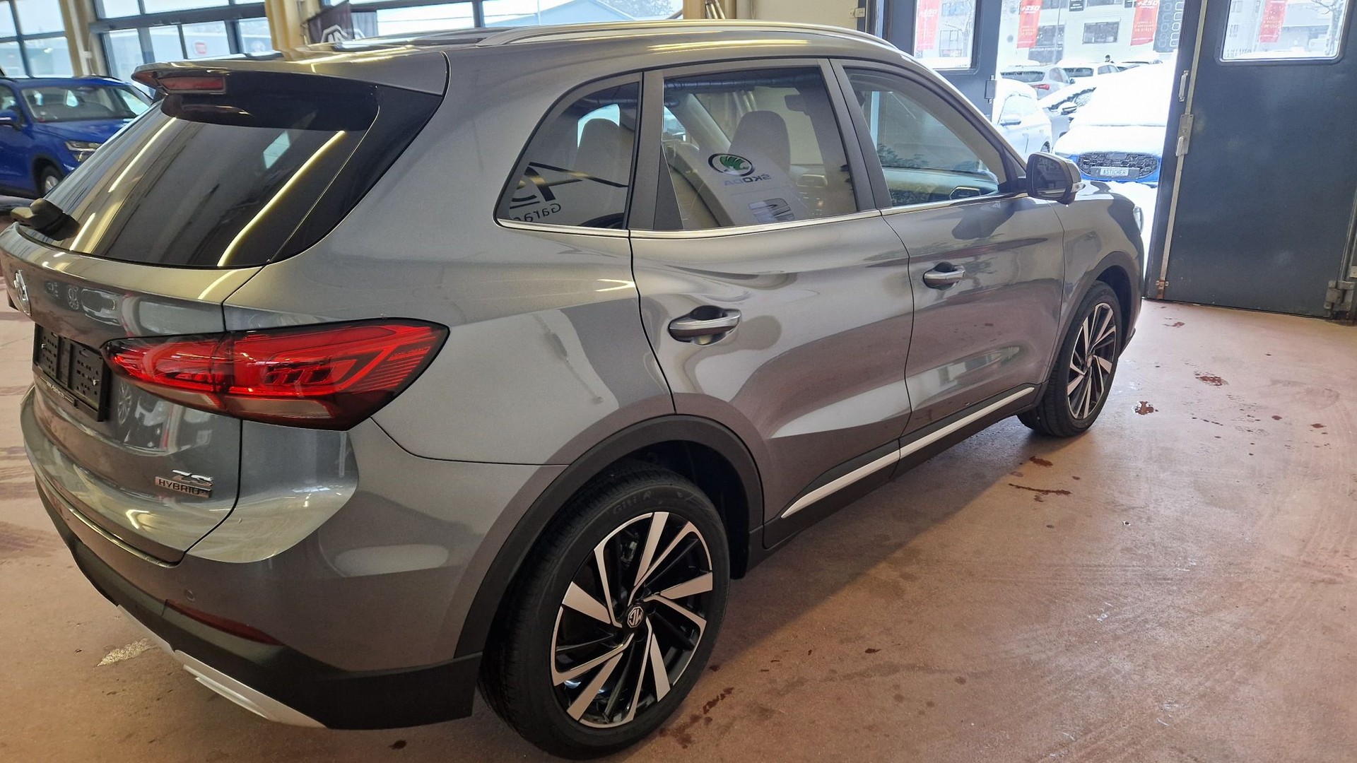 MG ZS 1.5 HEV Luxury-image-4