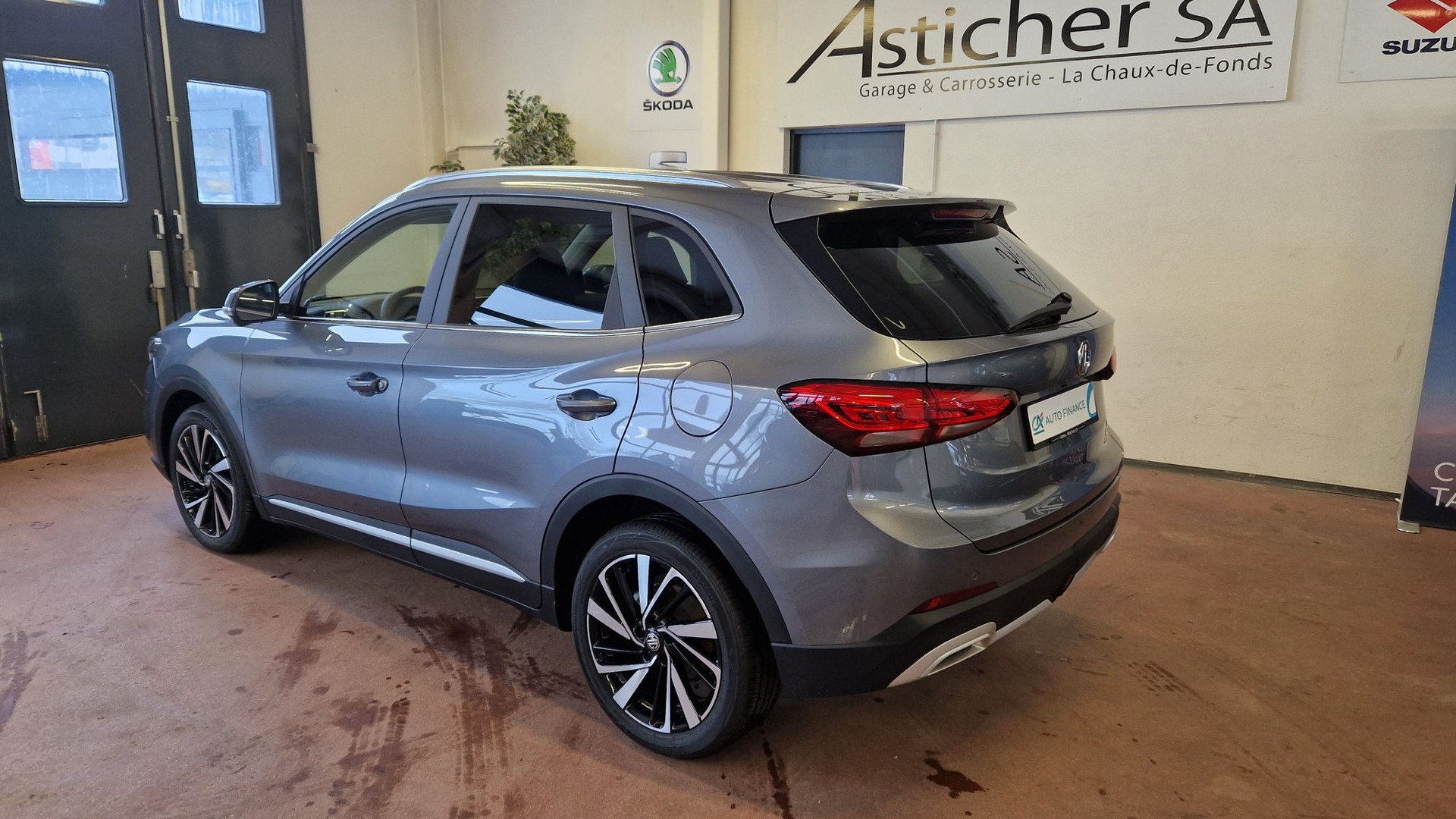 MG ZS 1.5 HEV Luxury-image-2