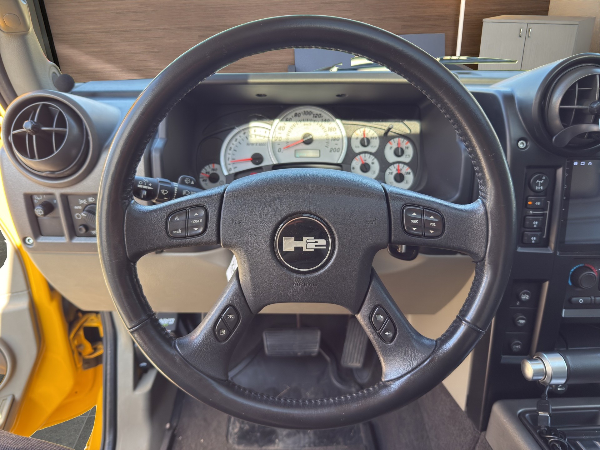 HUMMER H2 6.0-image-8