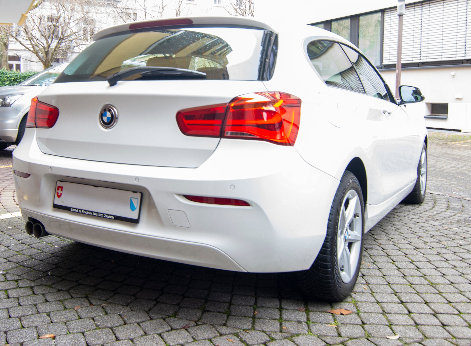 BMW 120d Sport Line Steptronic-image-2