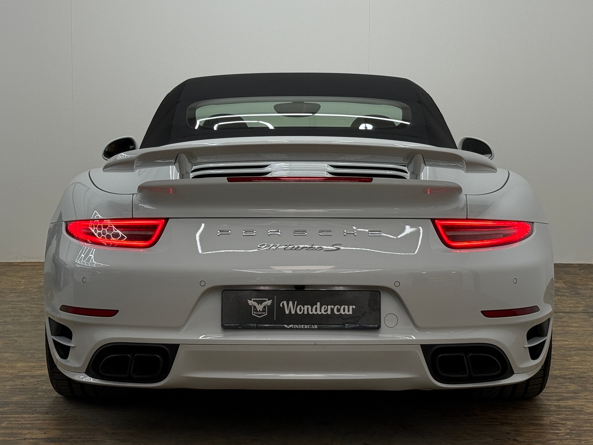 PORSCHE 911 Turbo S Cabrio PDK-image-12