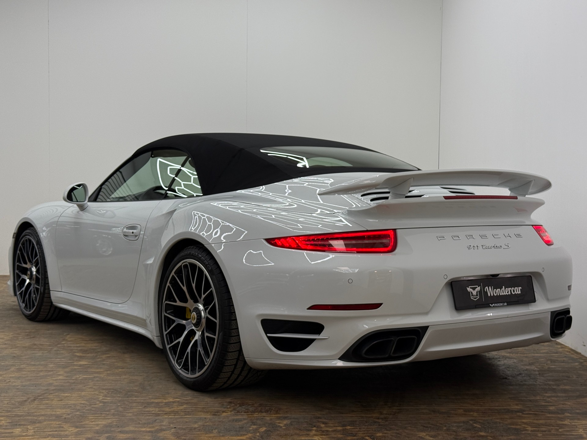 PORSCHE 911 Turbo S Cabrio PDK-image-10
