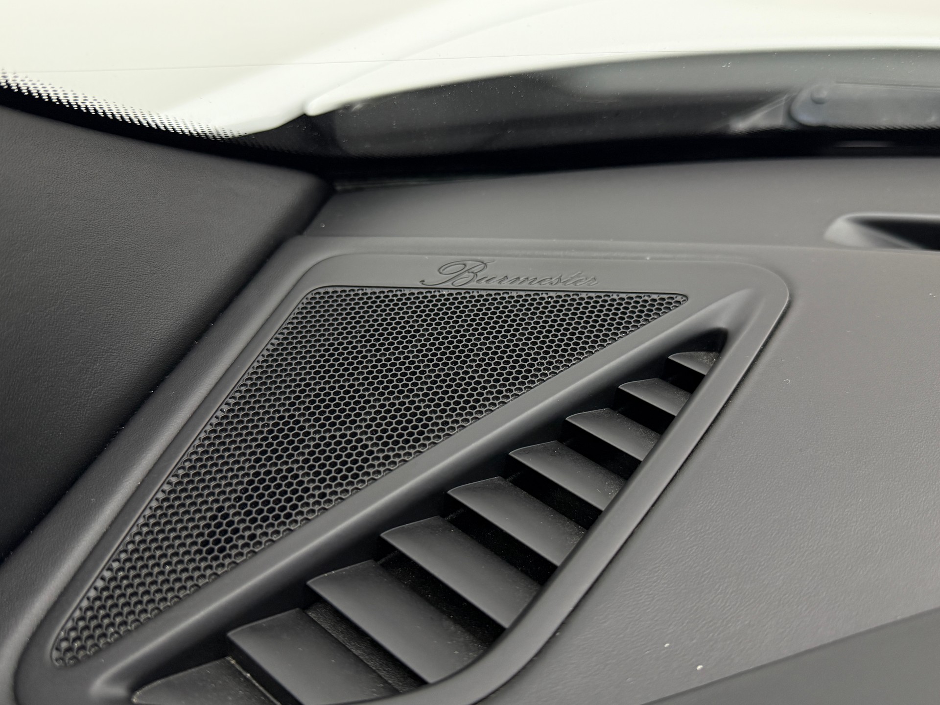 PORSCHE 911 Turbo S Cabrio PDK-image-29