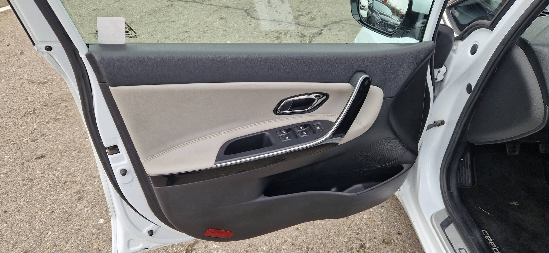 KIA Ceed Sportswagon 1.6 GDi FIFA World Cup Edition-image-2