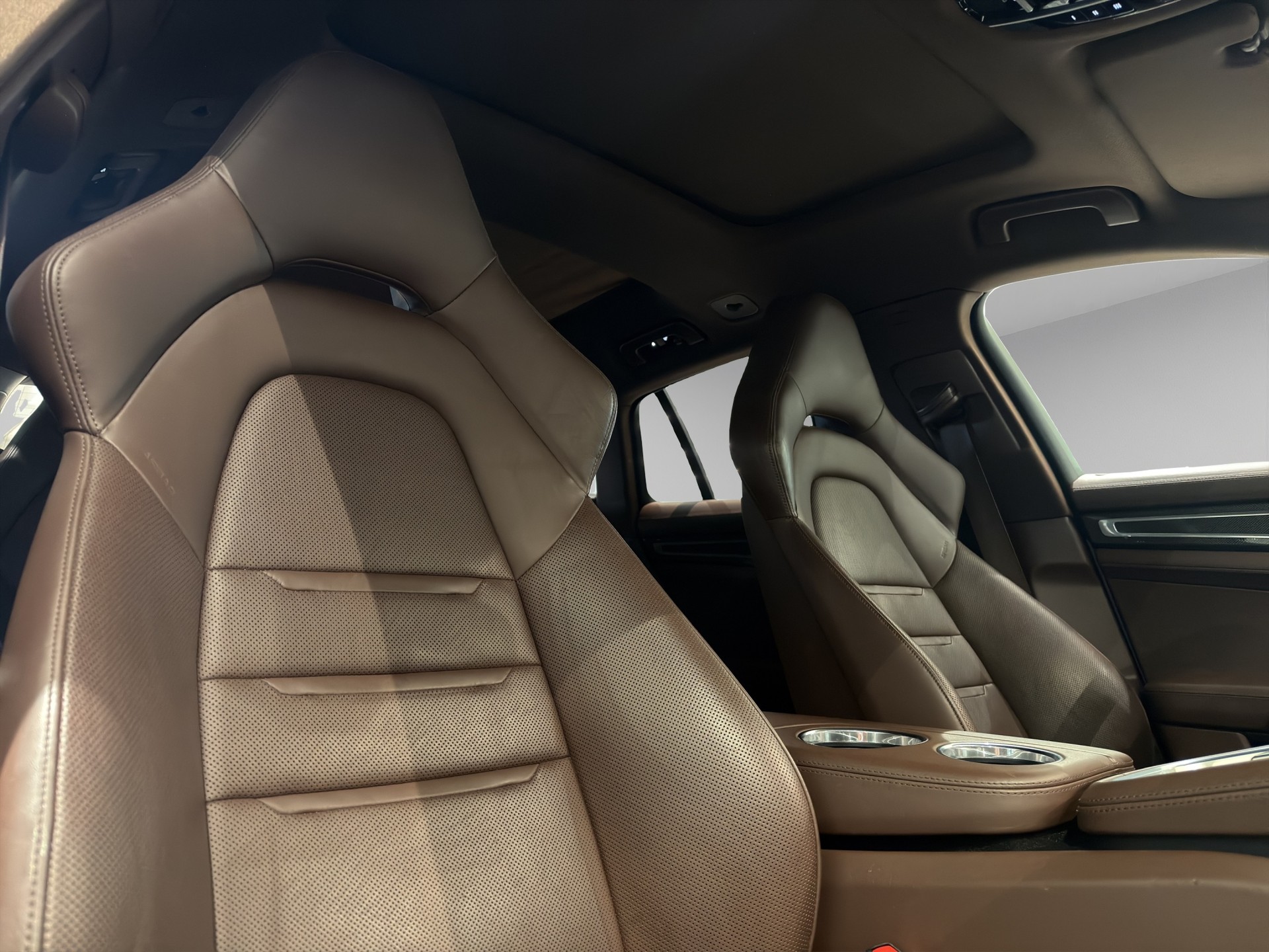 PORSCHE Panamera 4 E-Hybrid Sport Turismo PDK-image-16
