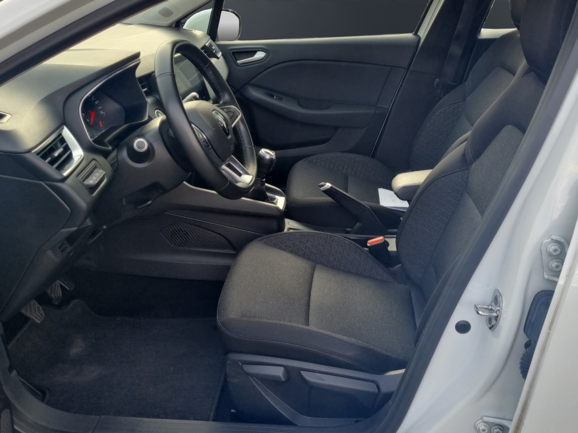 RENAULT Clio 1.0 TCe 100 Business-image-6