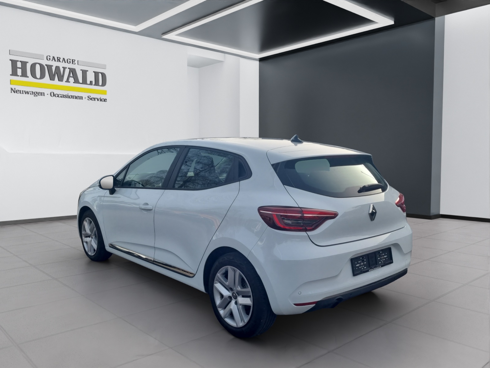 RENAULT Clio 1.0 TCe 100 Business-showroom-element-2
