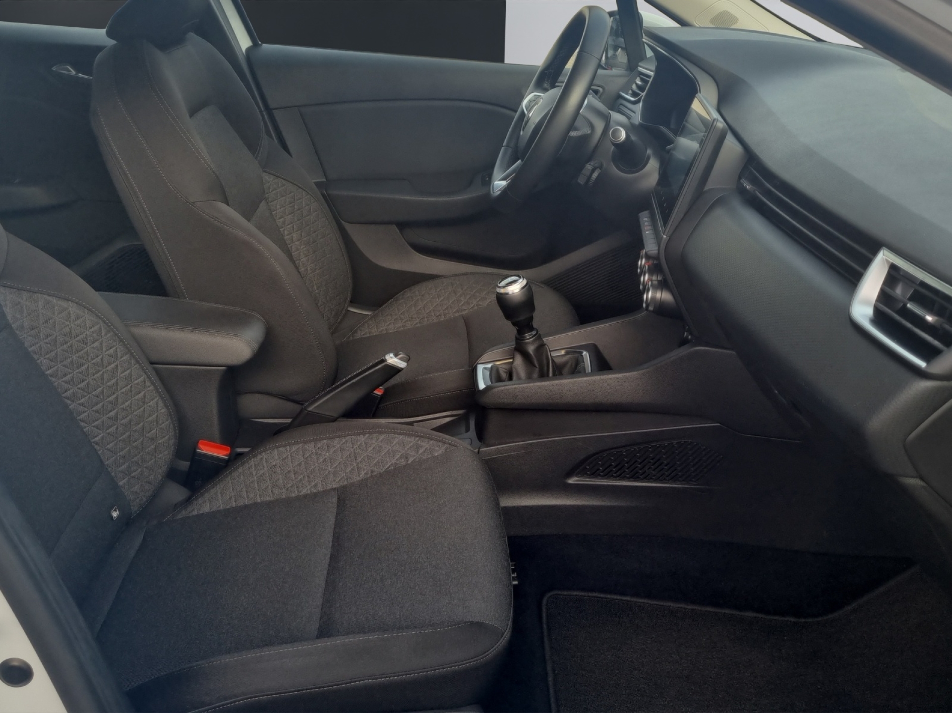 RENAULT Clio 1.0 TCe 100 Business-image-11