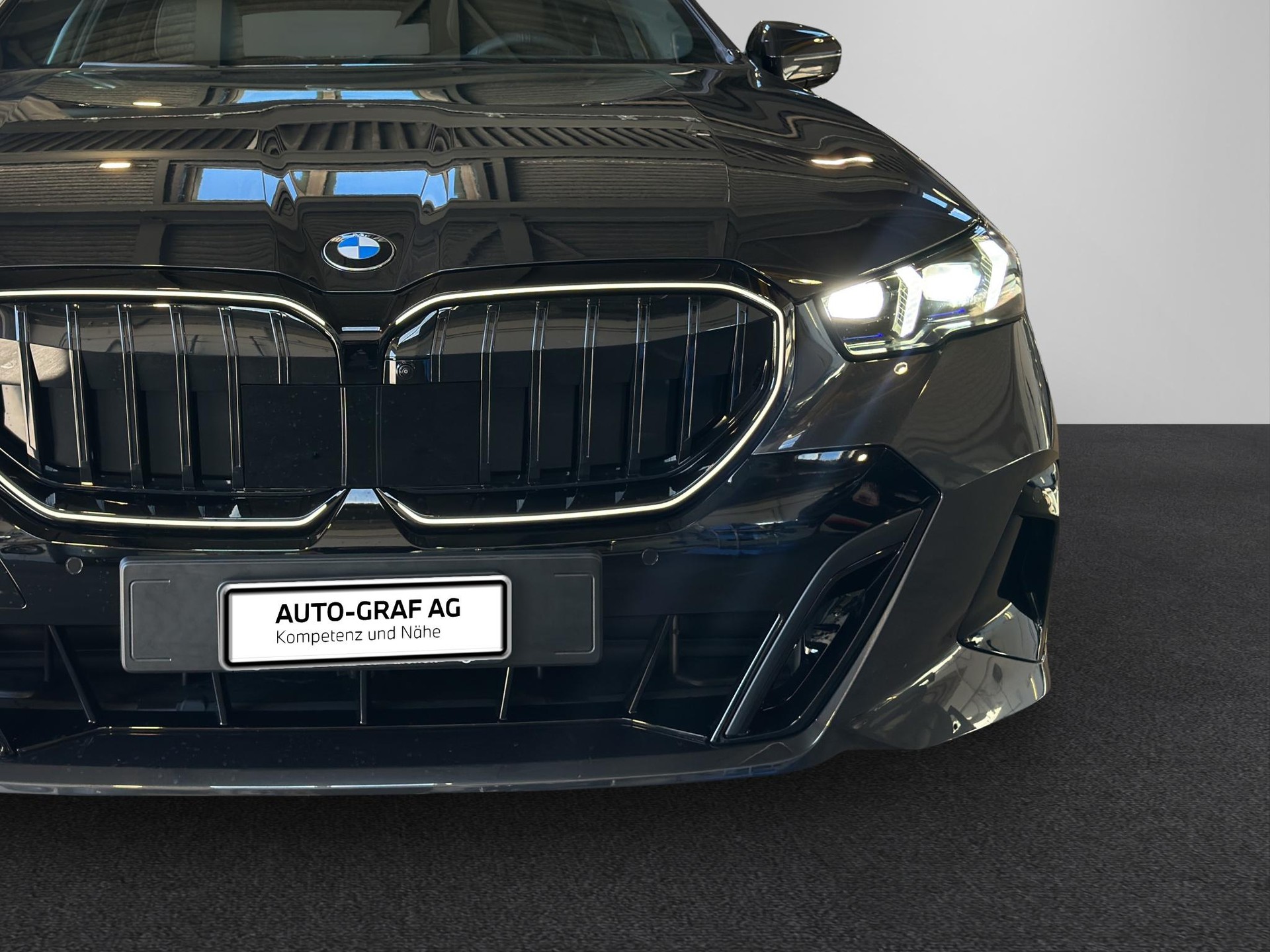 BMW 520d xDrive Touring M Sport Pro-image-8