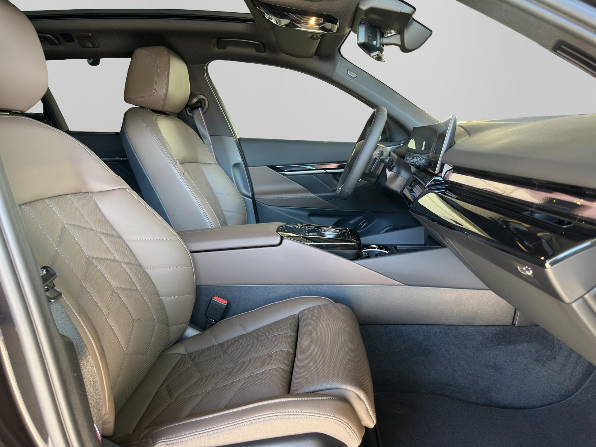BMW 520d xDrive Touring M Sport Pro-image-19