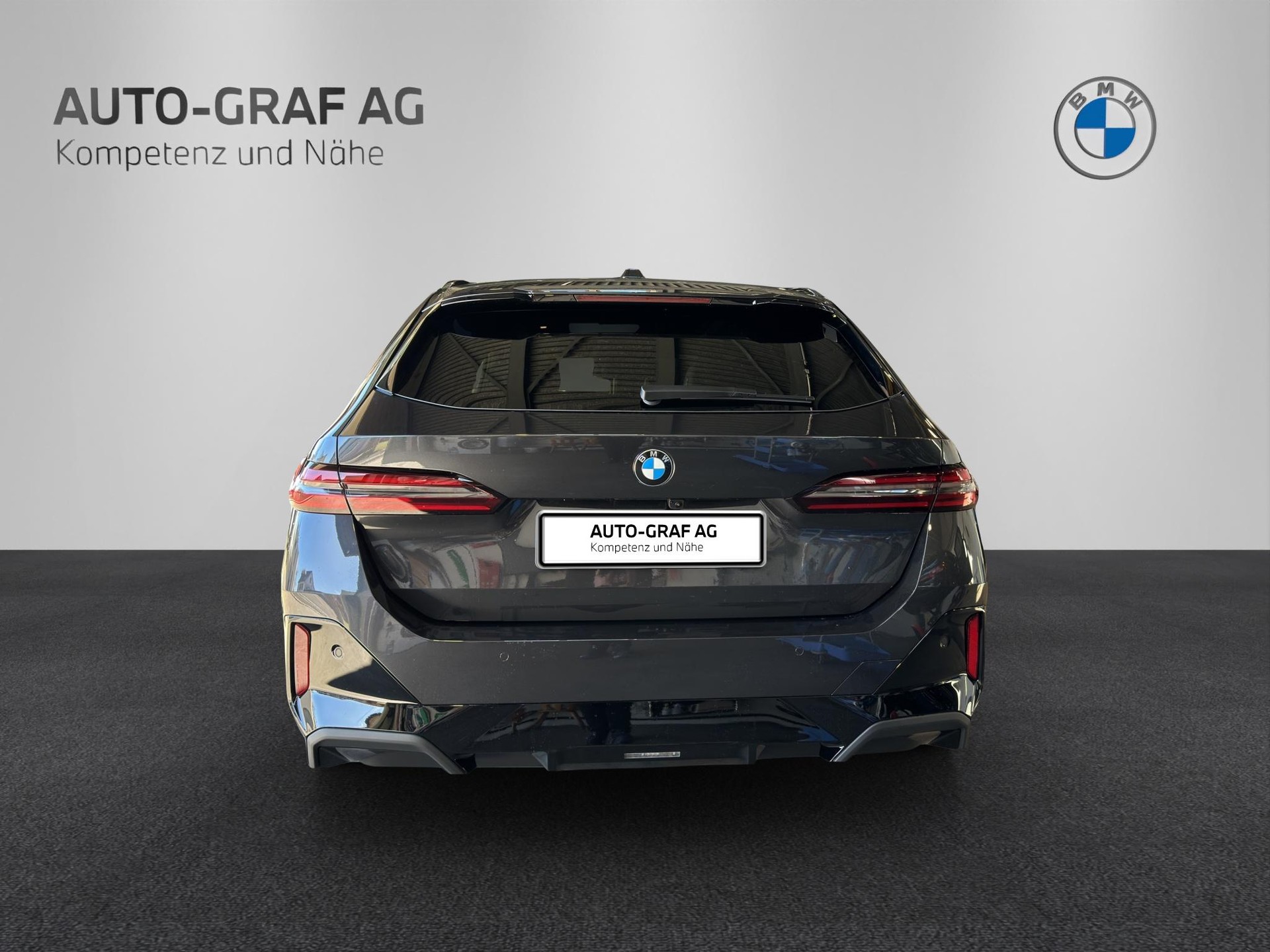 BMW 520d xDrive Touring M Sport Pro-image-3