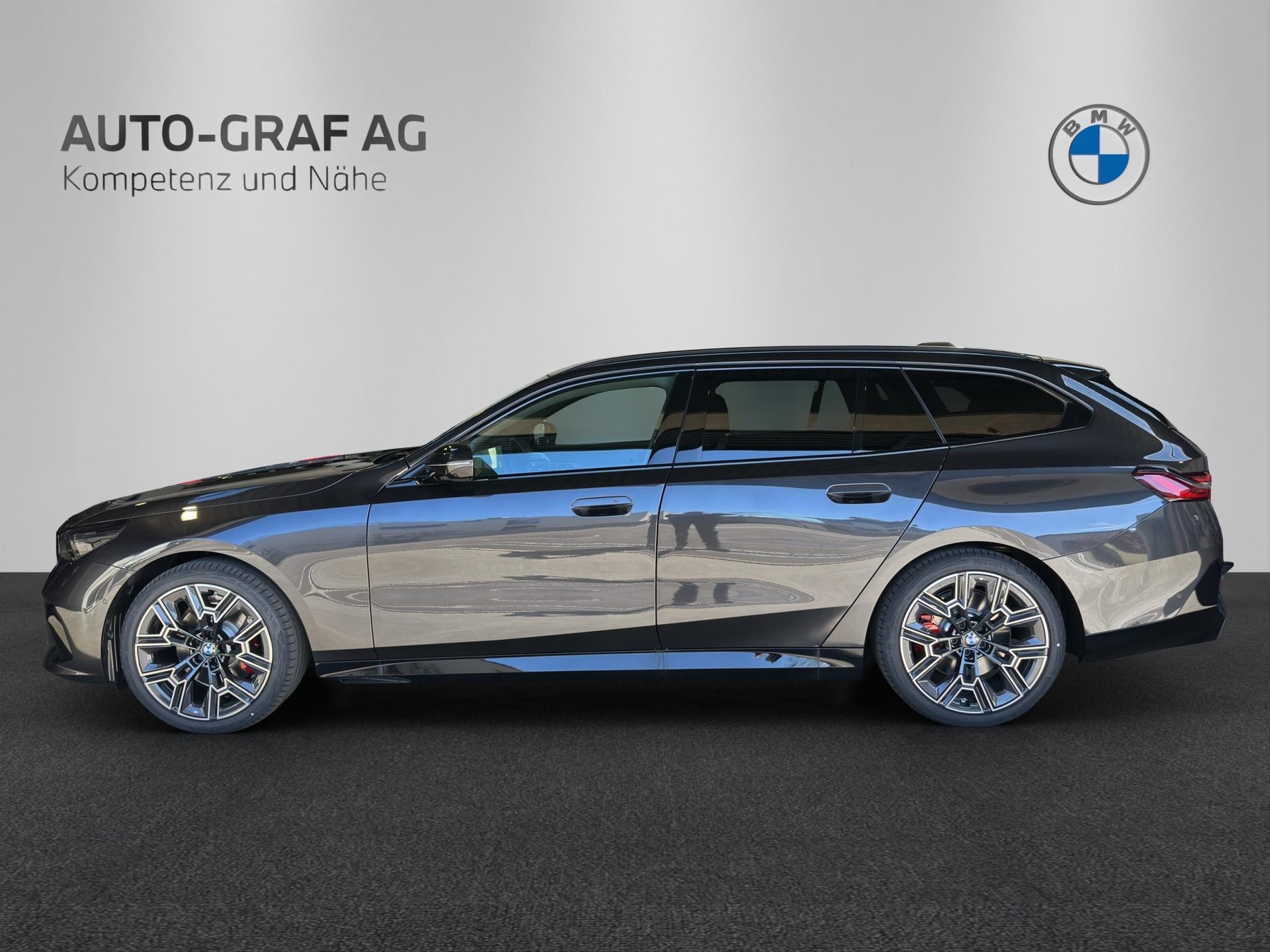 BMW 520d xDrive Touring M Sport Pro-image-1