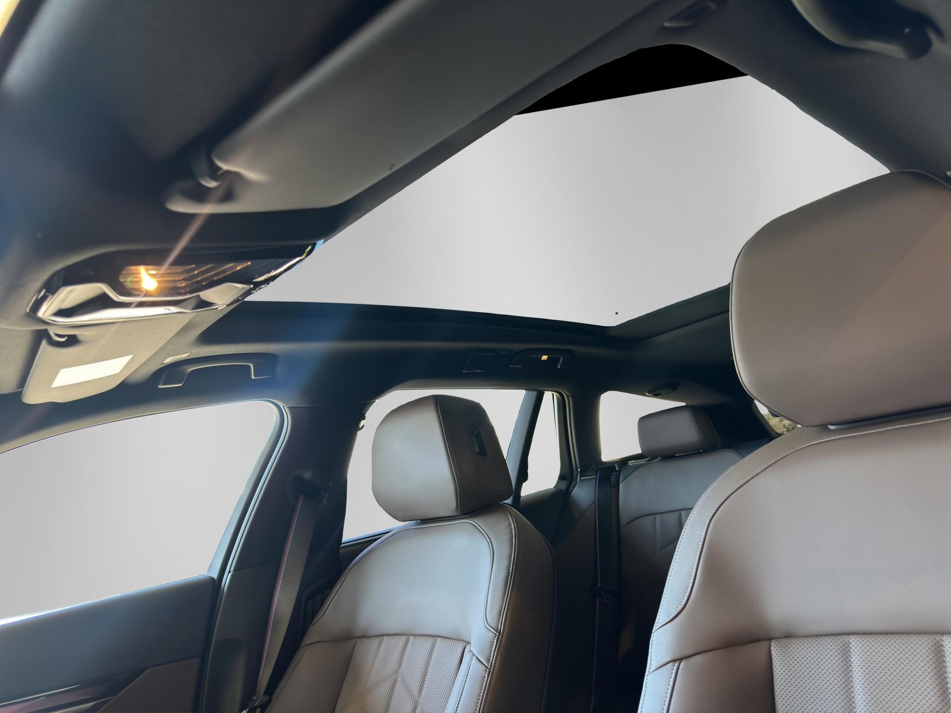 BMW 520d xDrive Touring M Sport Pro-image-12