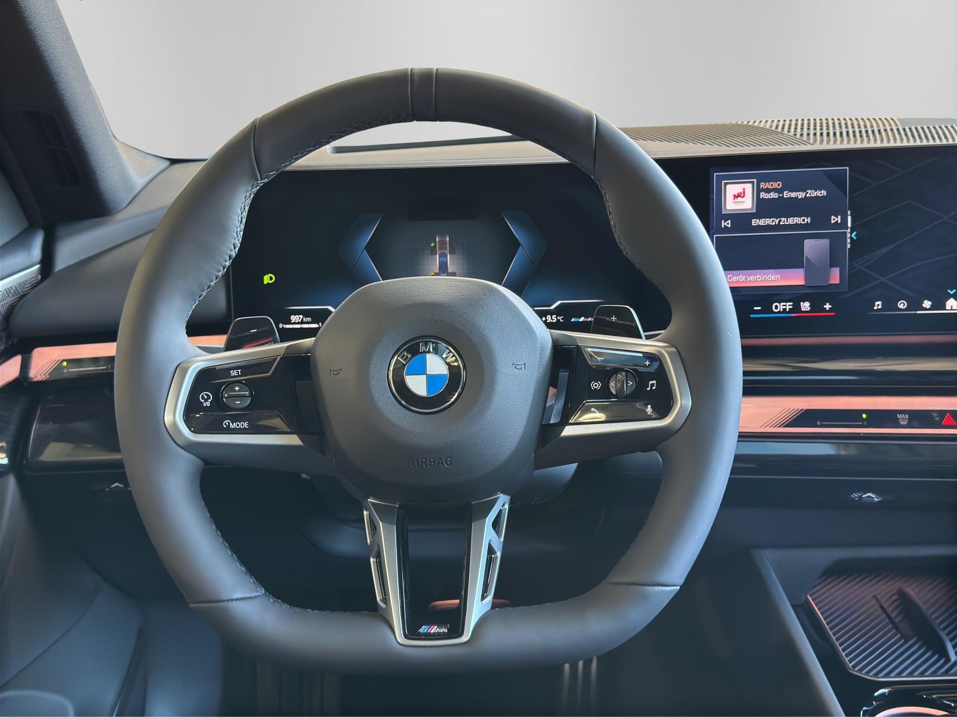 BMW 520d xDrive Touring M Sport Pro-image-17