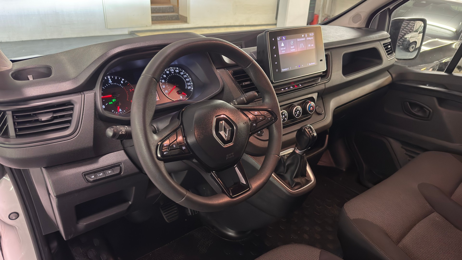 RENAULT Trafic 2.0 Blue dCi 150 Advance L1H1 EDC EN-image-4