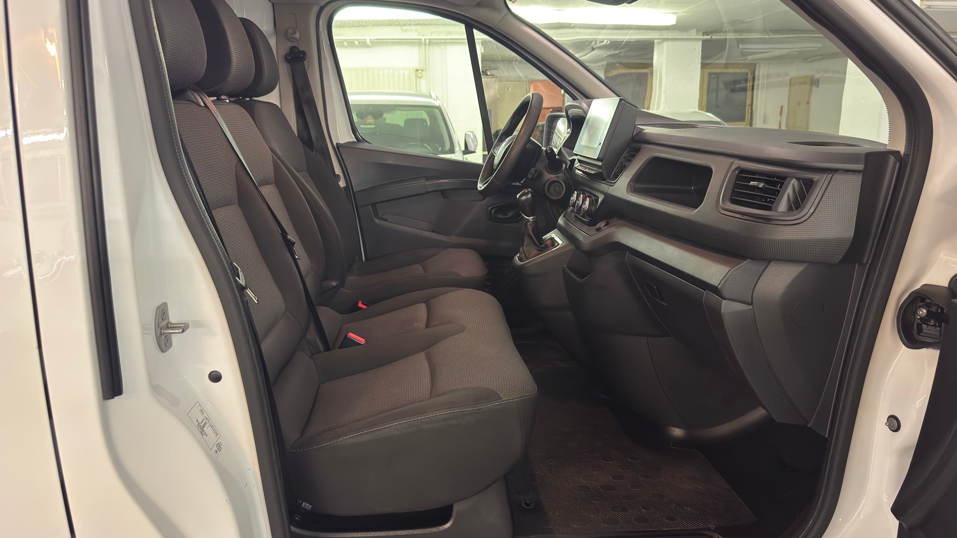 RENAULT Trafic 2.0 Blue dCi 150 Advance L1H1 EDC EN-image-10