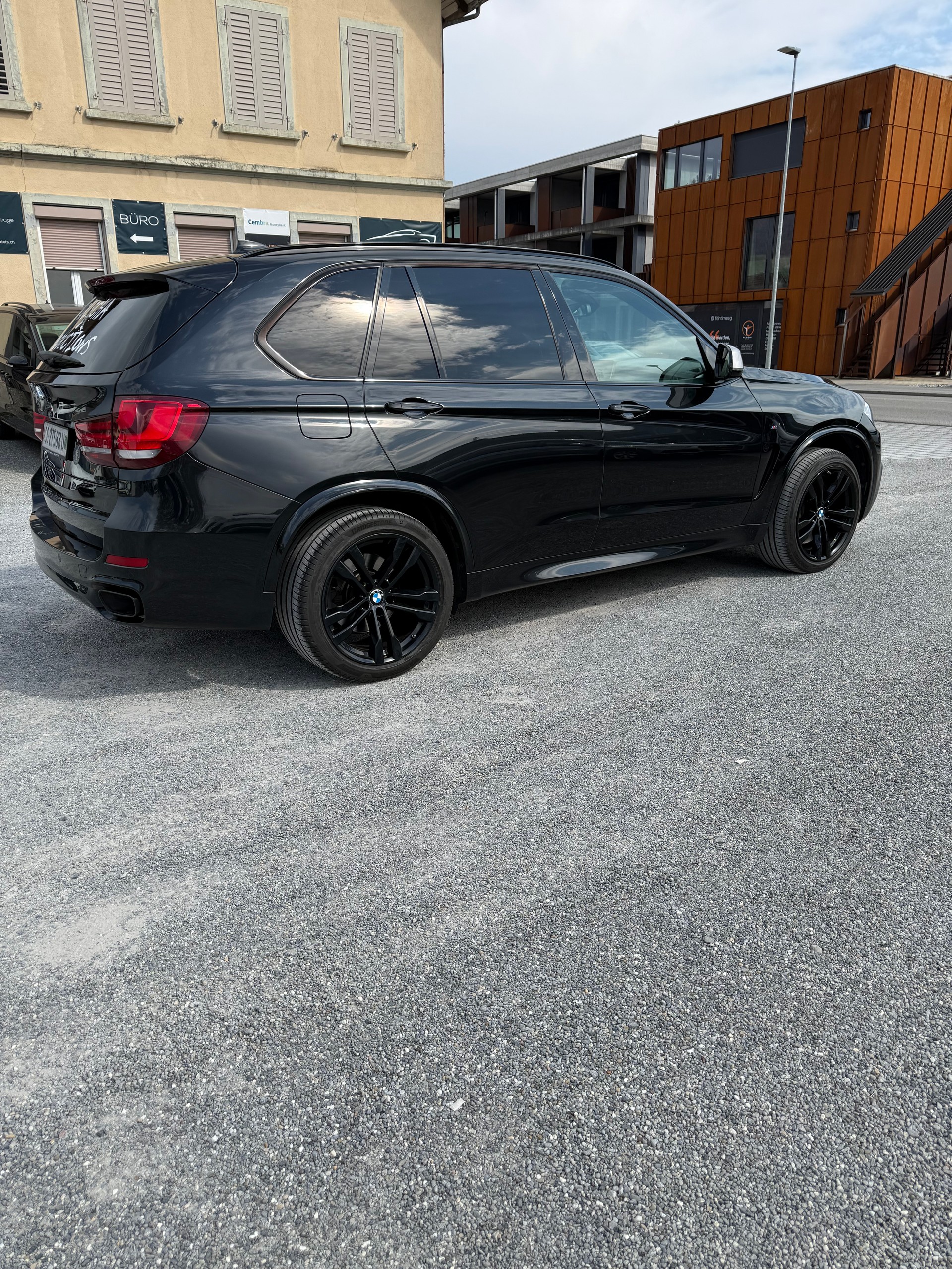 BMW X5 xDrive M50d Steptronic-image-2