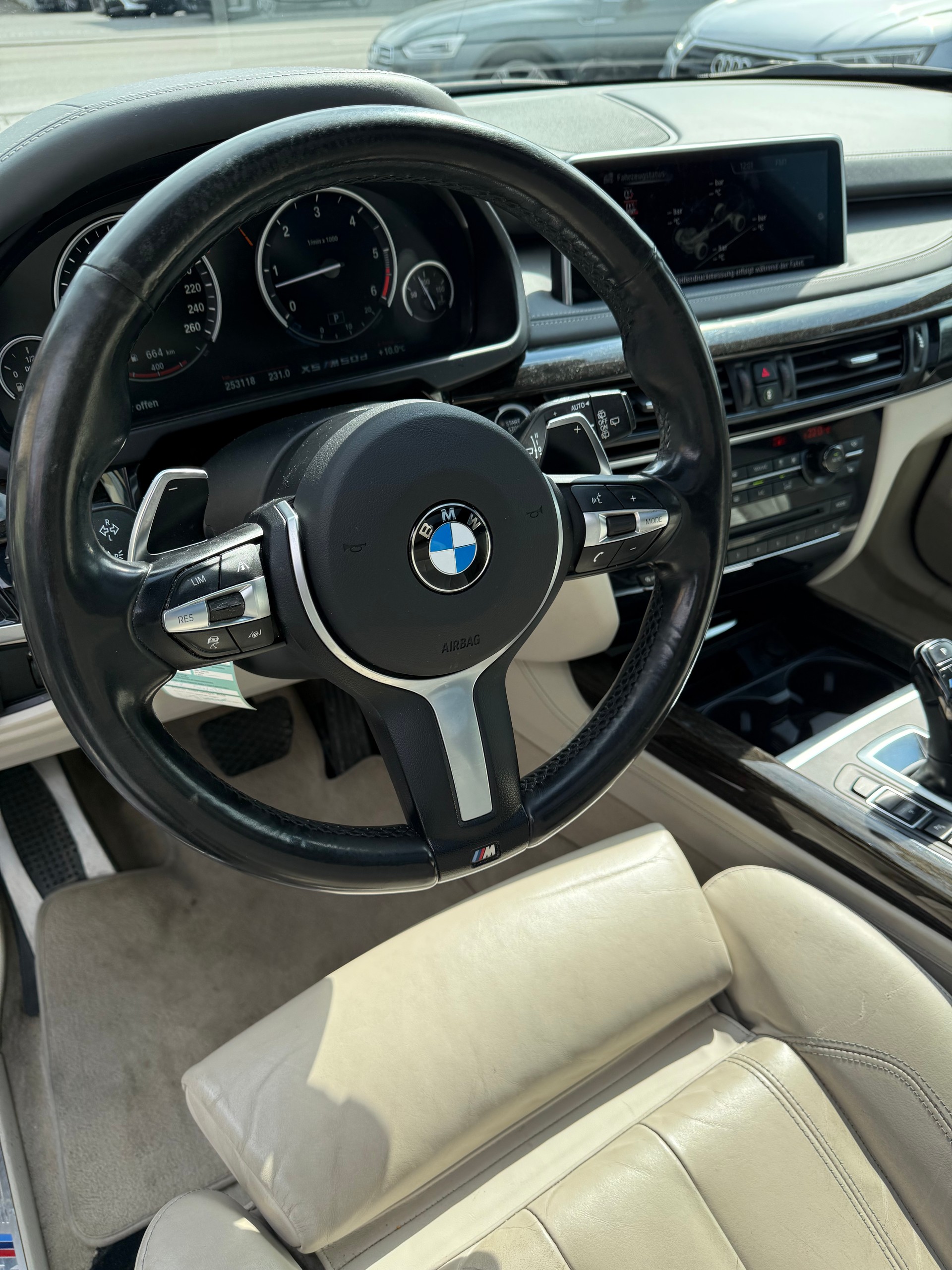 BMW X5 xDrive M50d Steptronic-image-9