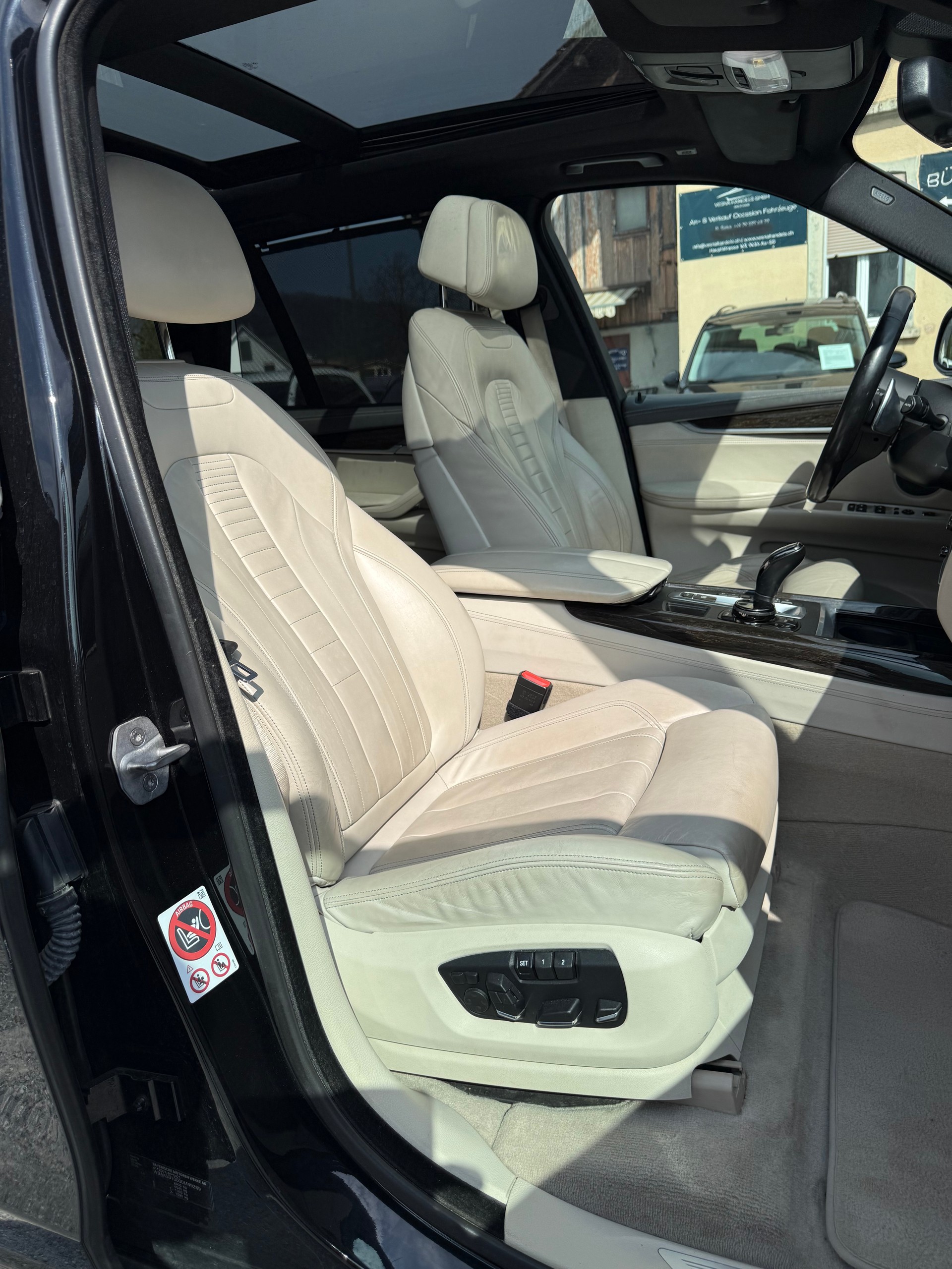 BMW X5 xDrive M50d Steptronic-image-12