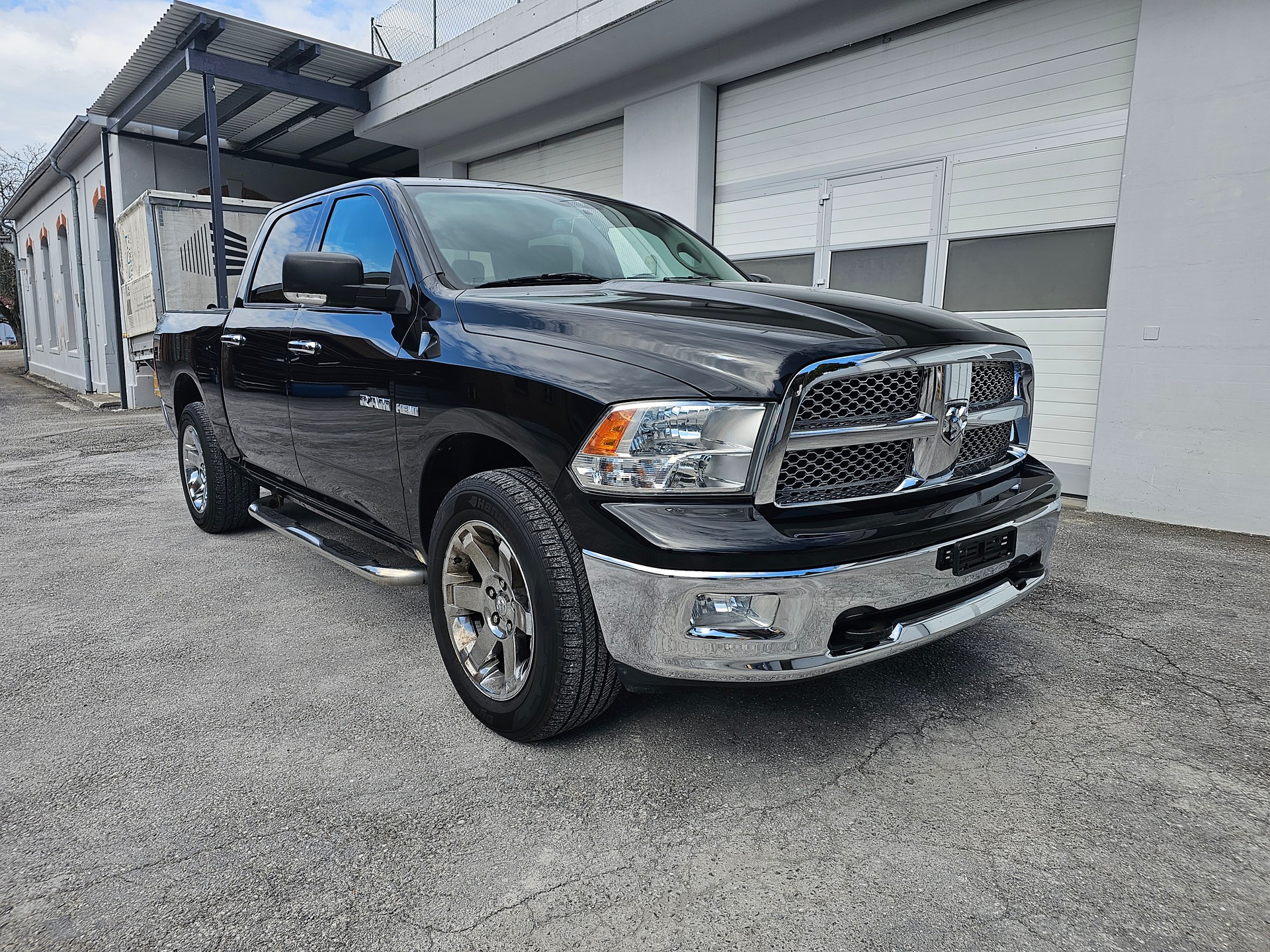 DODGE Ram 1500 5.7 Laramie-image-3