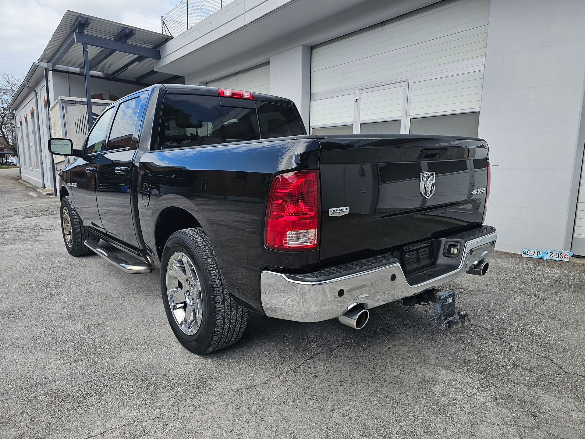 DODGE Ram 1500 5.7 Laramie-image-2