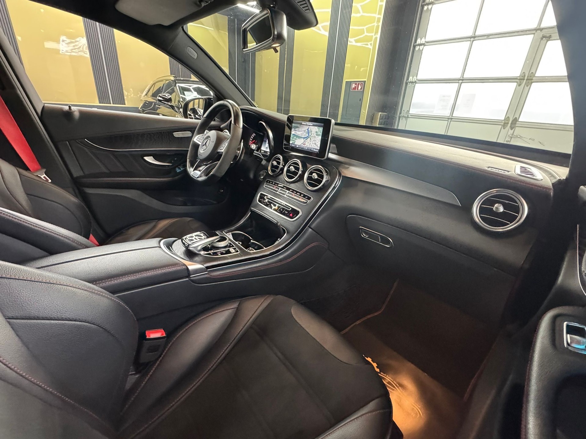 MERCEDES-BENZ GLC Coupé 43 AMG 4Matic 9G-Tronic-image-10
