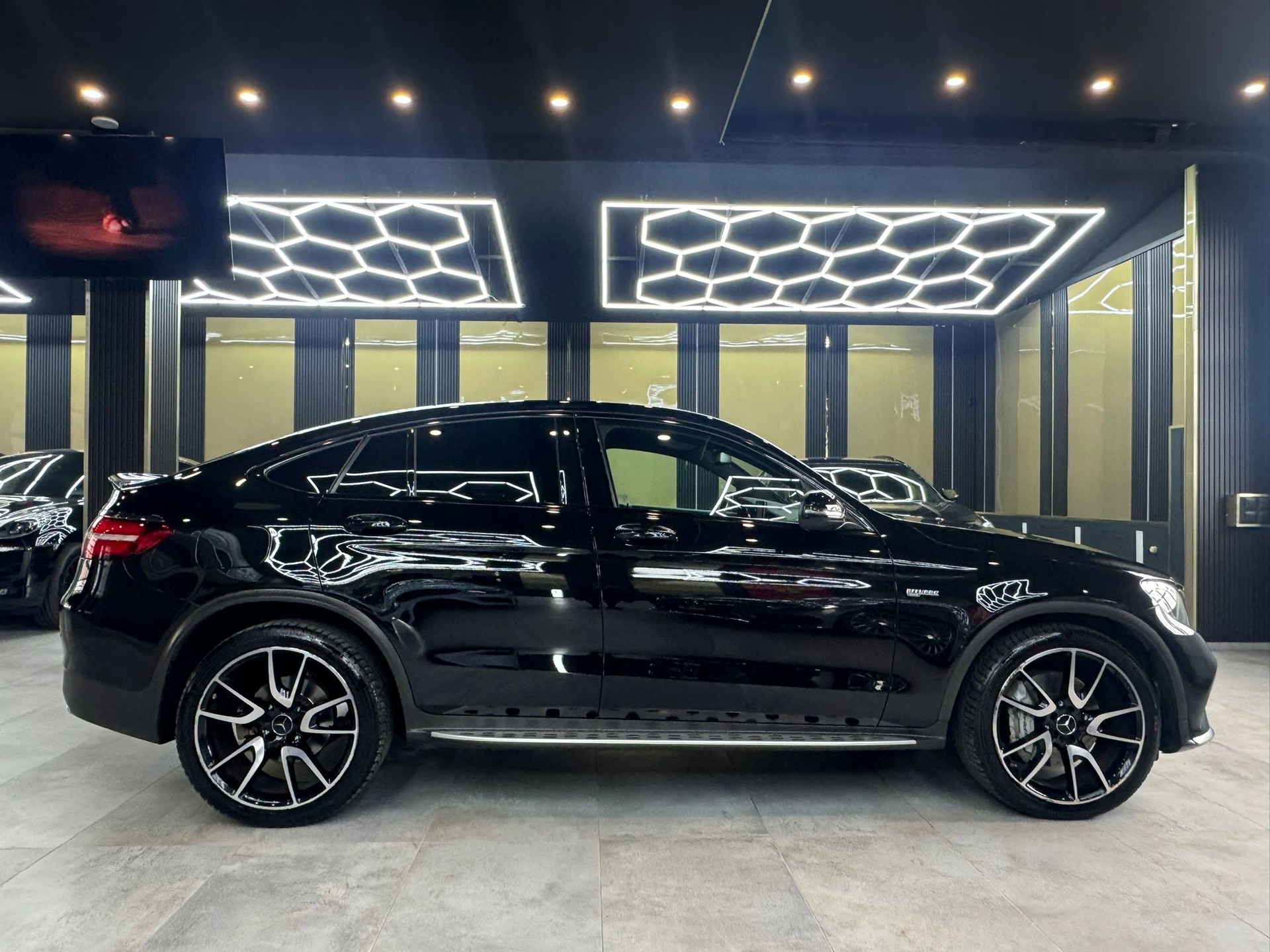 MERCEDES-BENZ GLC Coupé 43 AMG 4Matic 9G-Tronic-image-3