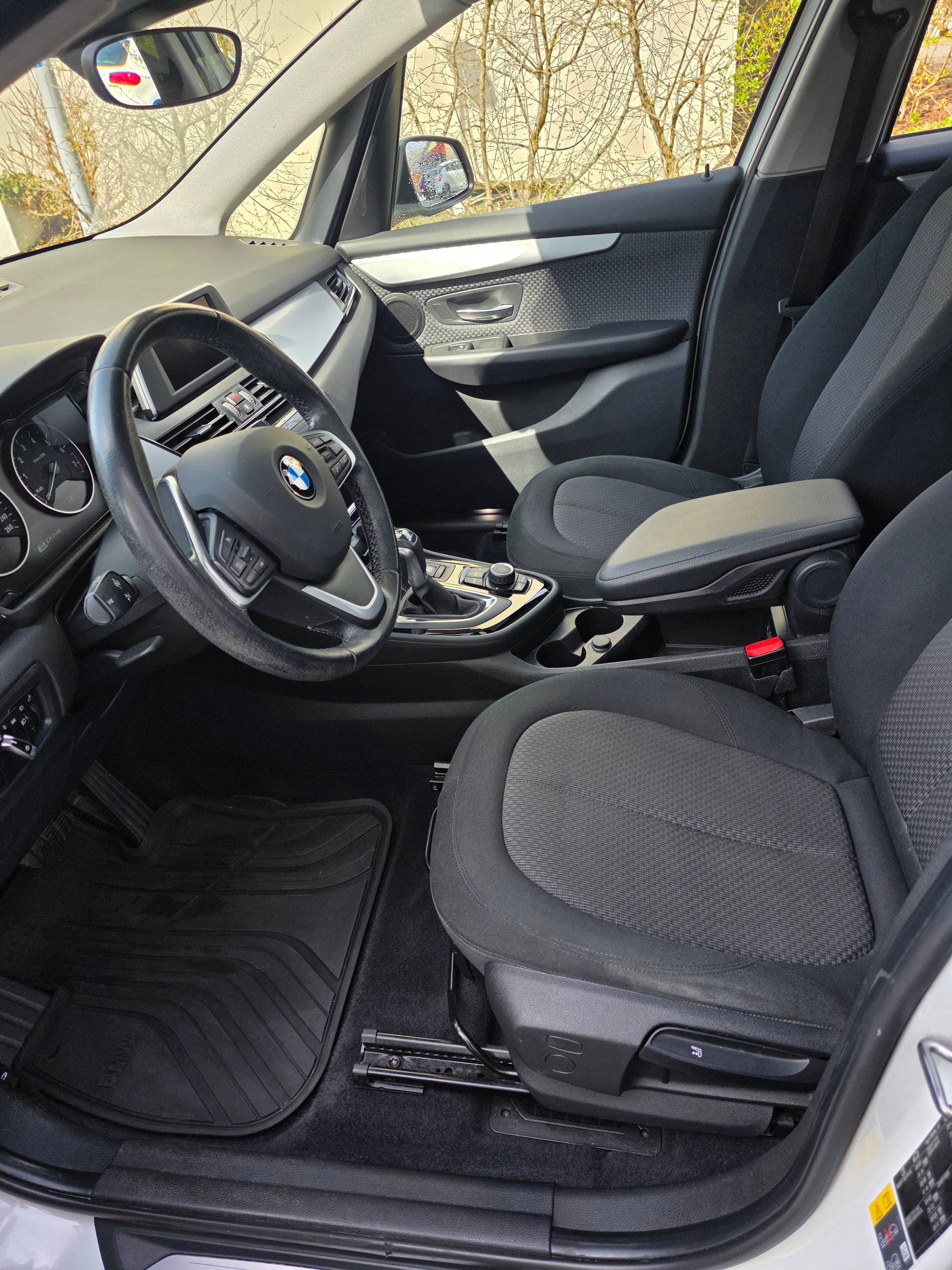 BMW 225xe iPerformance Active Tourer Steptronic-image-7