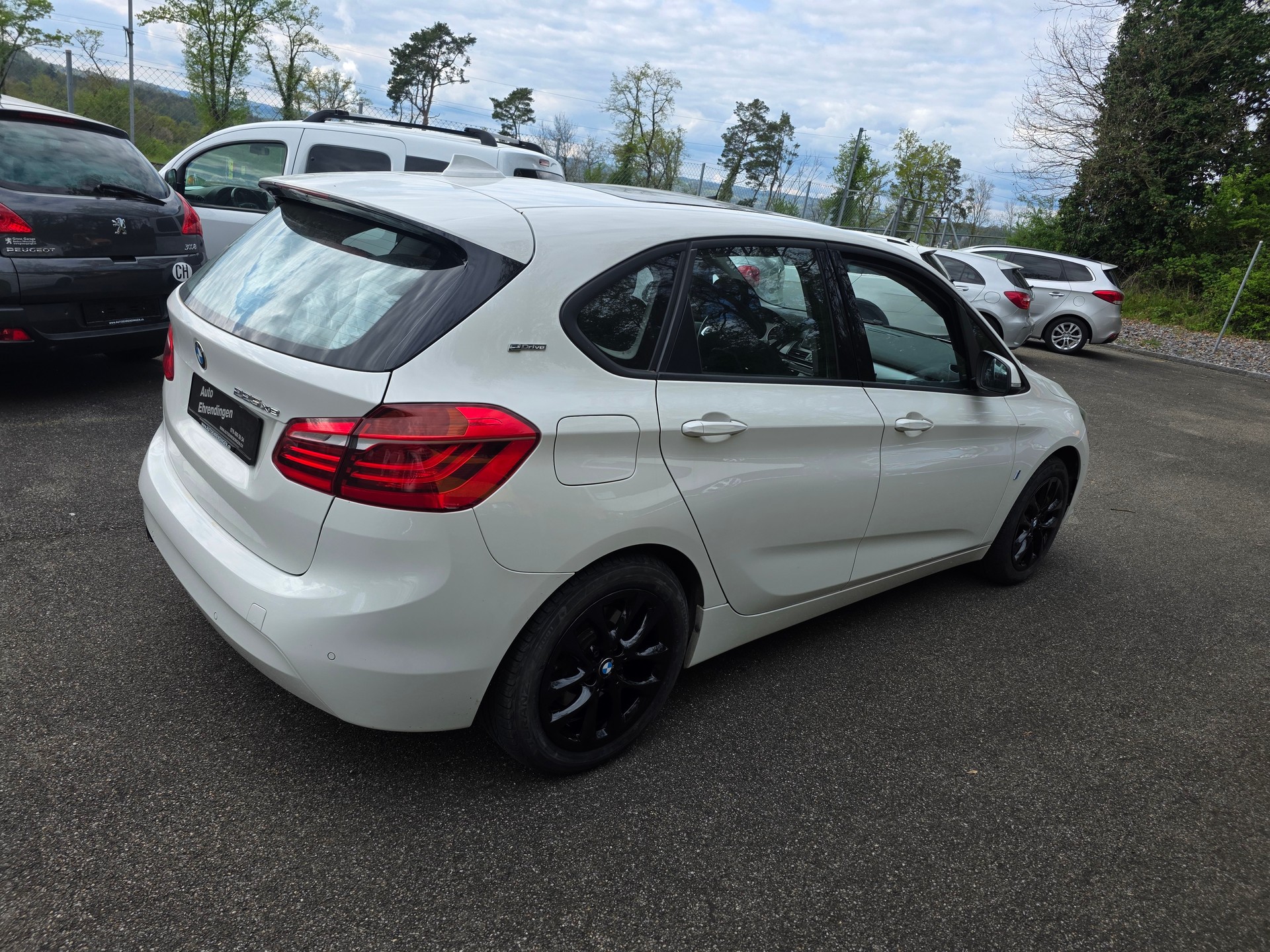 BMW 225xe iPerformance Active Tourer Steptronic-image-3