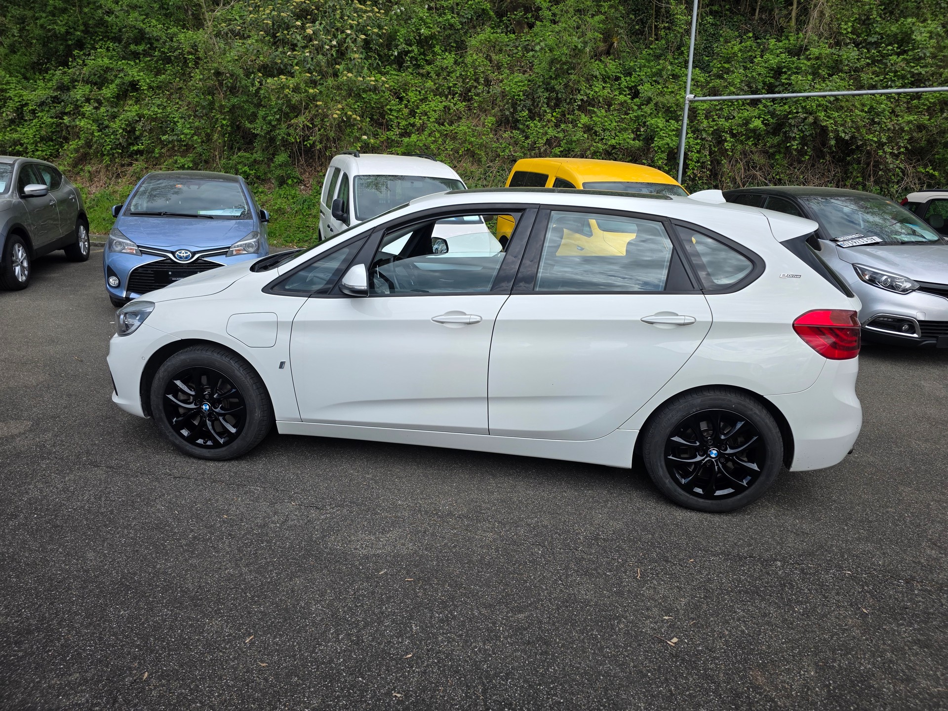 BMW 225xe iPerformance Active Tourer Steptronic-image-6