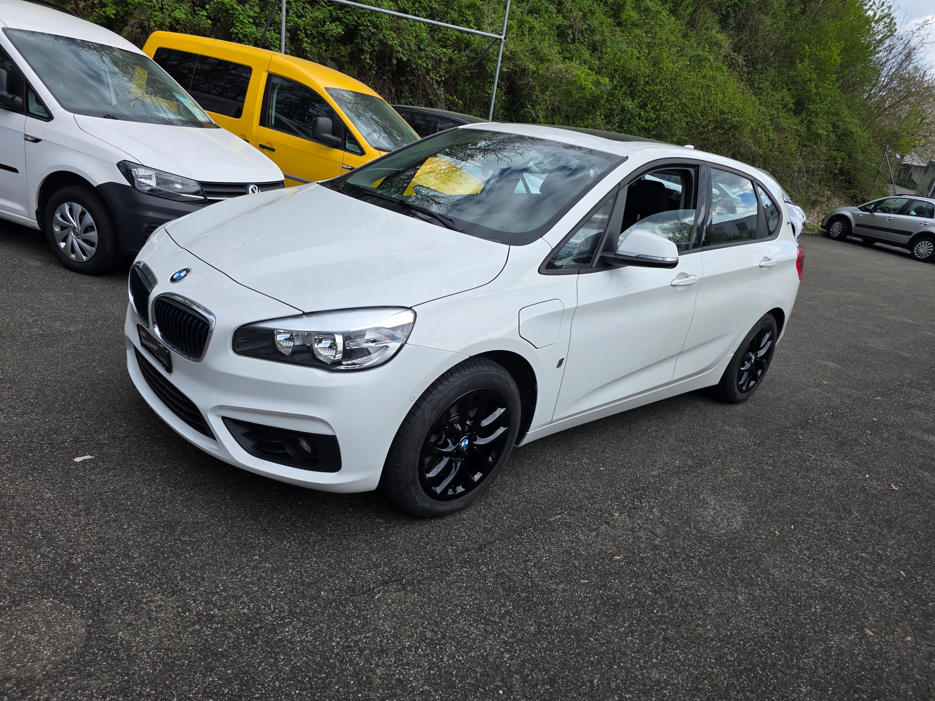 BMW 225xe iPerformance Active Tourer Steptronic-image-0