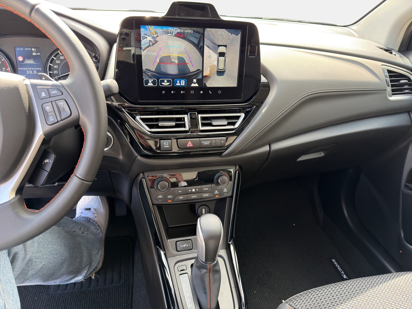 SUZUKI S-Cross 1.4T/110 Black Edition Top Hybrid 4x4-image-13