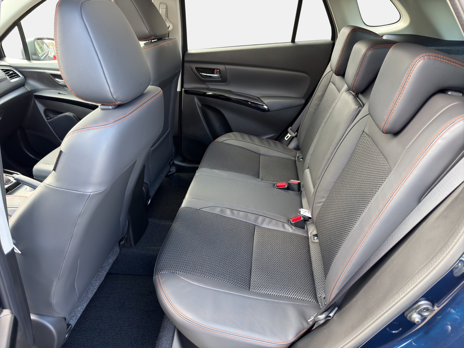SUZUKI S-Cross 1.4T/110 Black Edition Top Hybrid 4x4-image-10