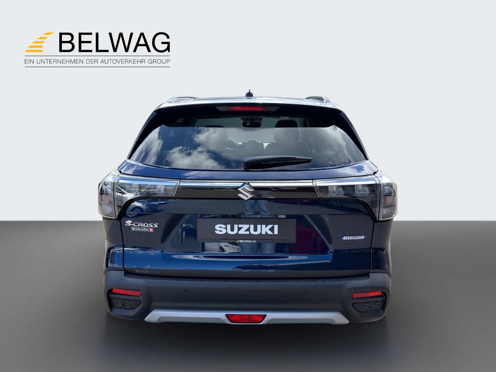 SUZUKI S-Cross 1.4T/110 Black Edition Top Hybrid 4x4-image-4