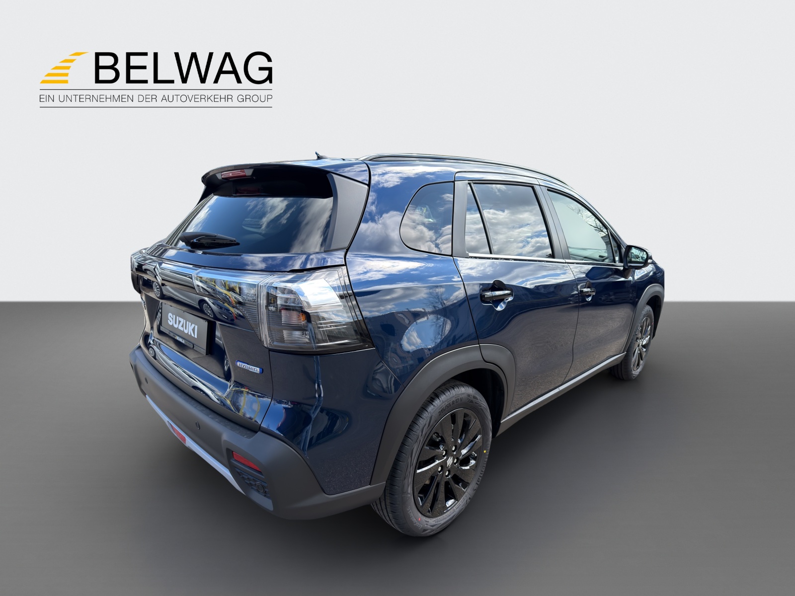 SUZUKI S-Cross 1.4T/110 Black Edition Top Hybrid 4x4-image-5