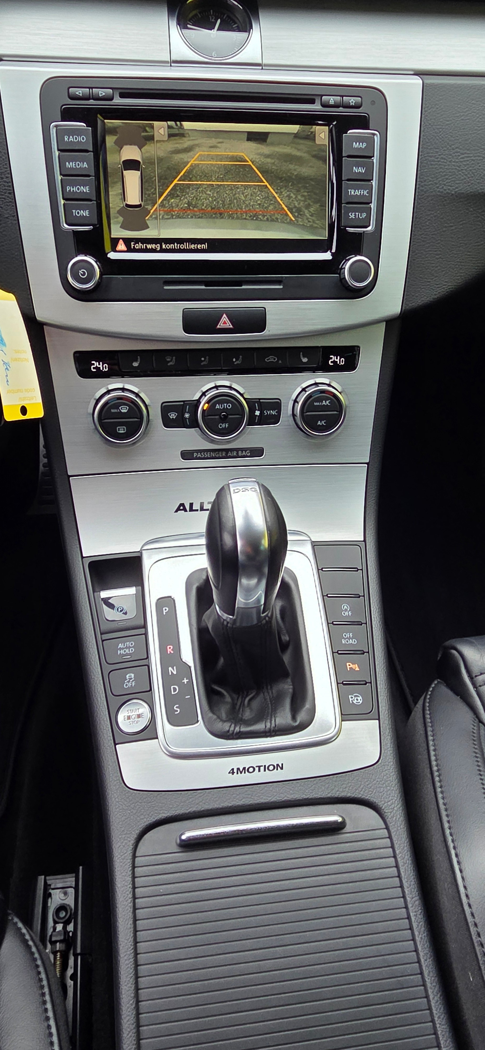 VW Passat Alltrack 2.0 TDI BMT 4Motion-image-8