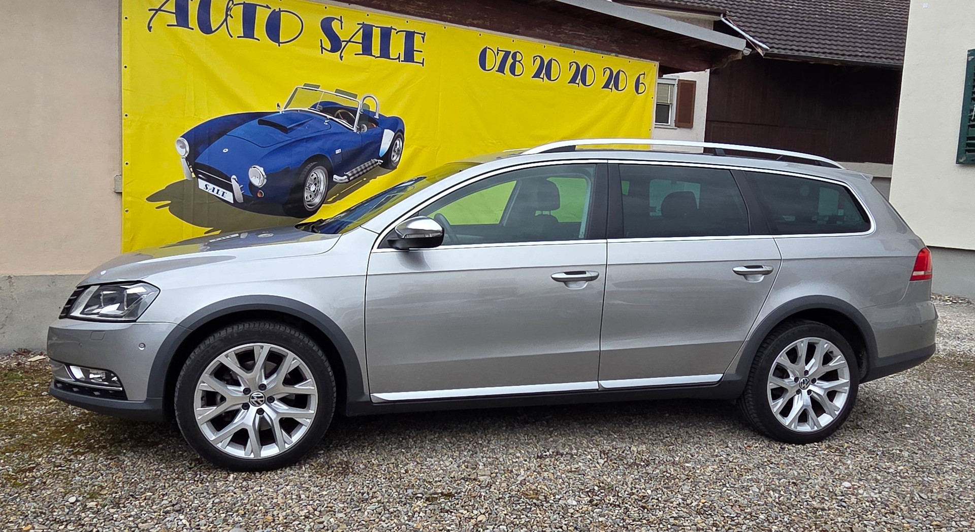 VW Passat Alltrack 2.0 TDI BMT 4Motion-image-1
