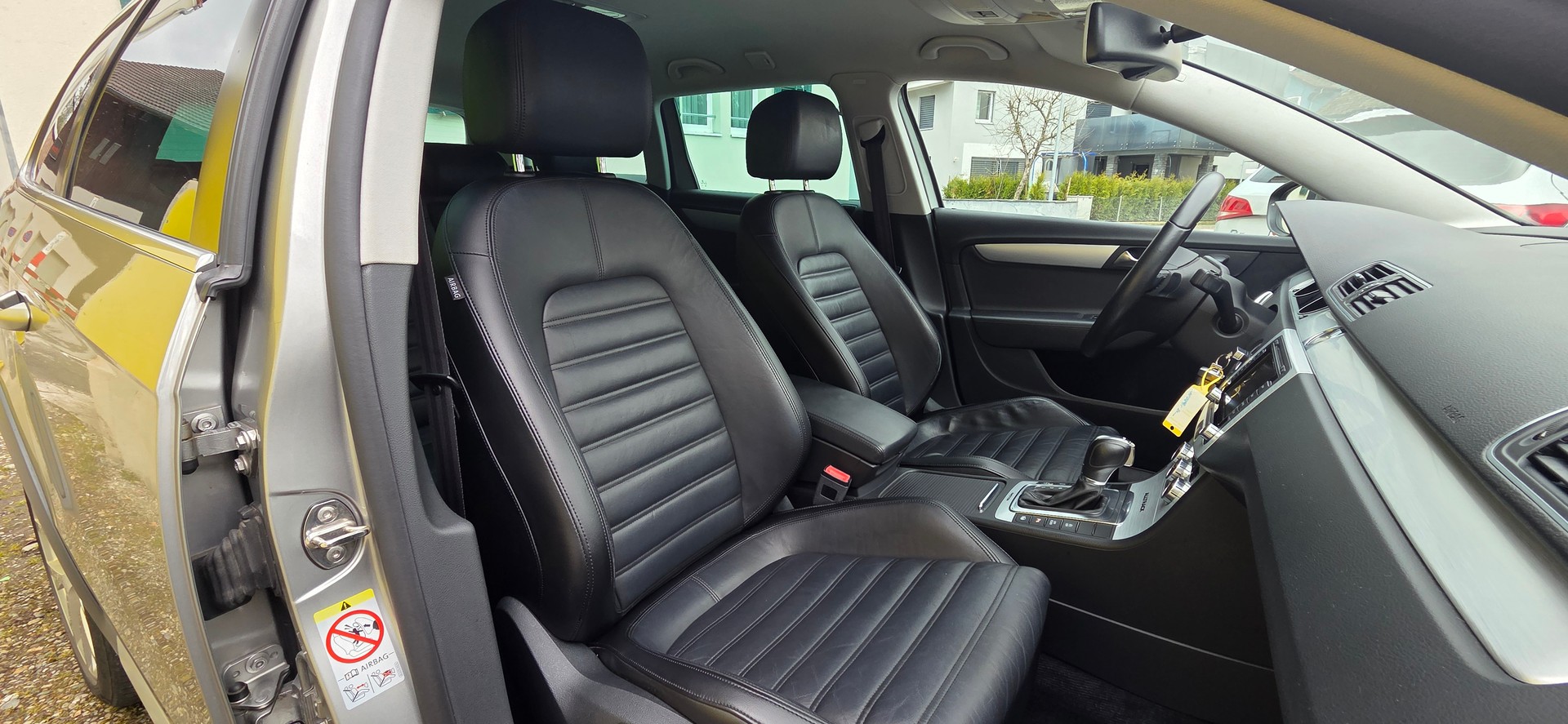 VW Passat Alltrack 2.0 TDI BMT 4Motion-image-6