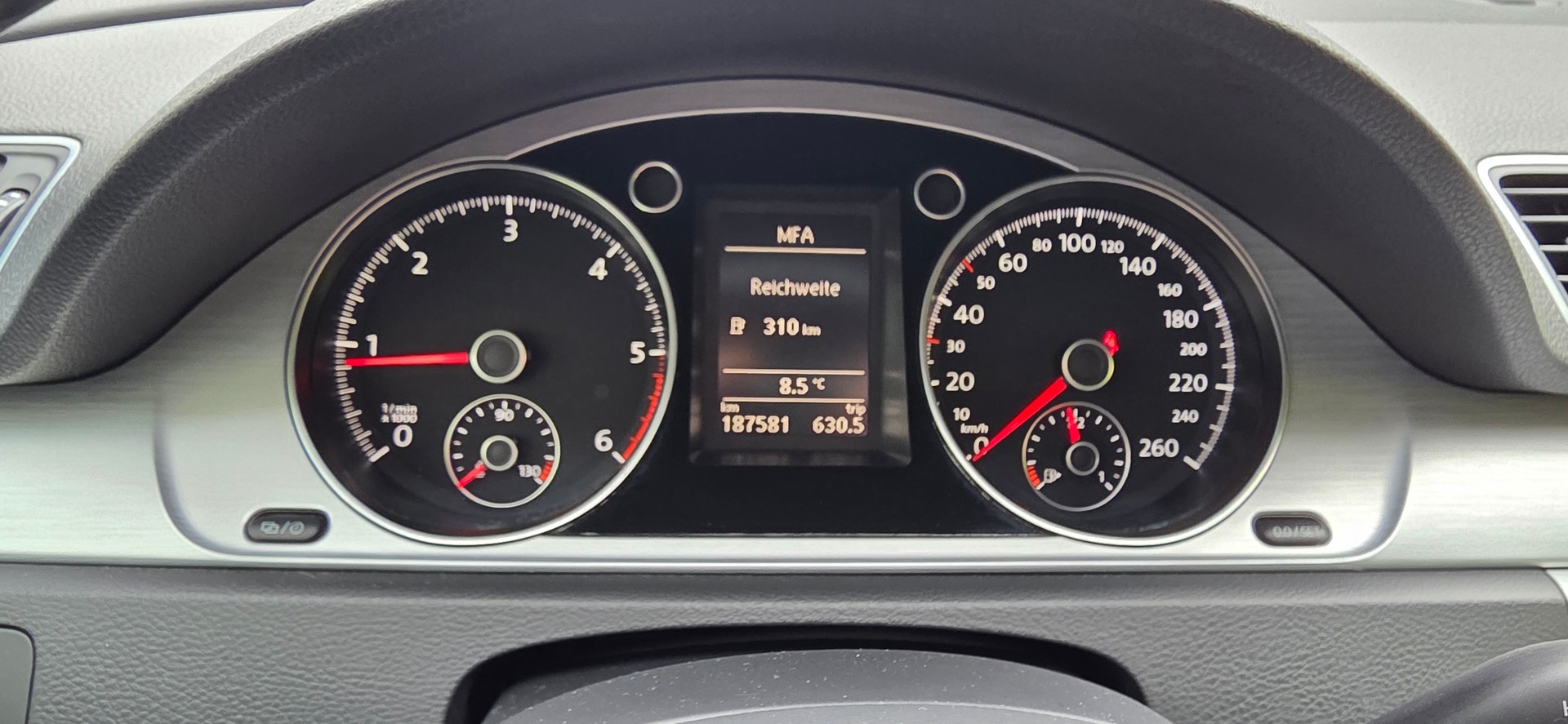 VW Passat Alltrack 2.0 TDI BMT 4Motion-image-9
